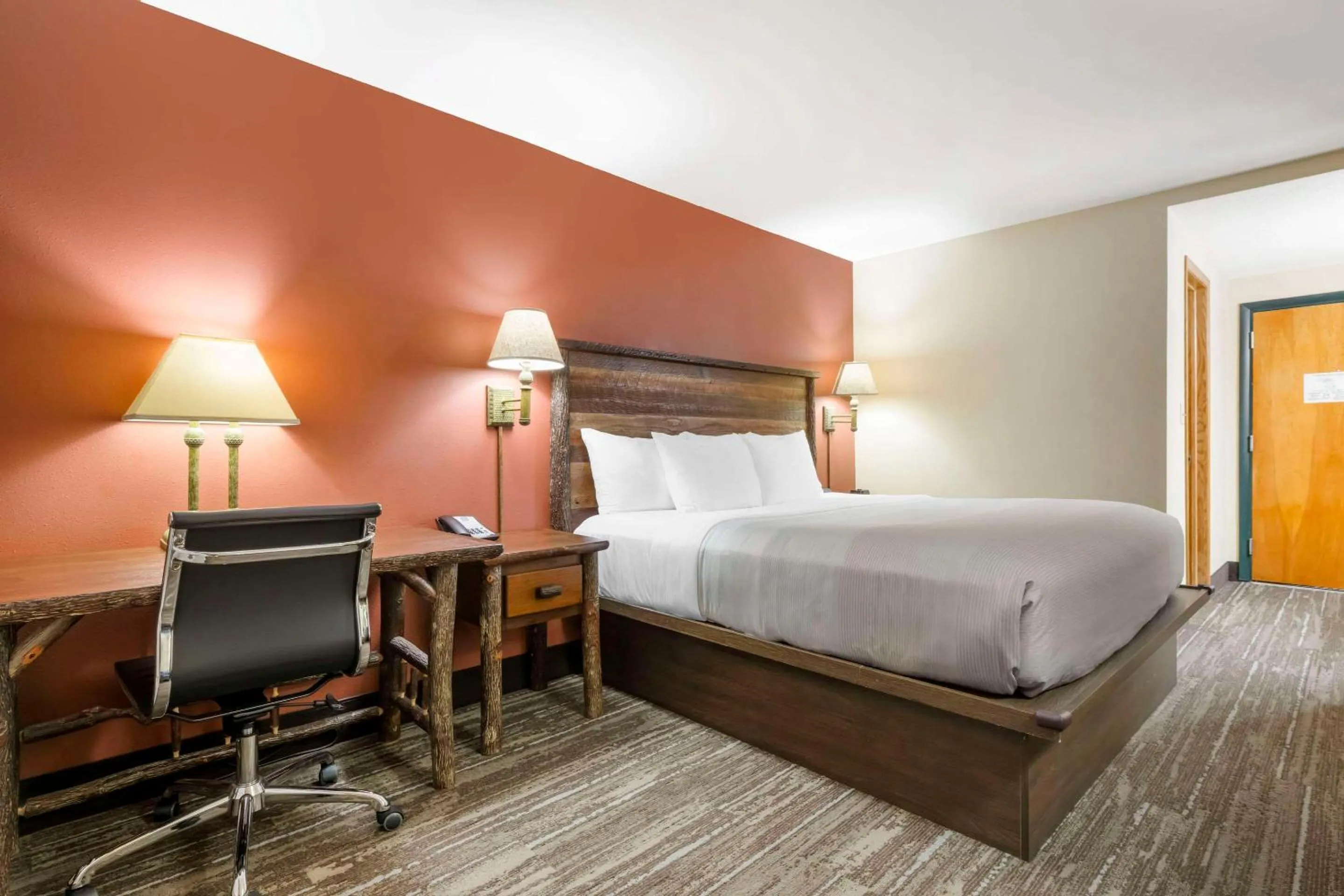 Bedroom, Bed in Quality Inn Ashland - Lake Superior