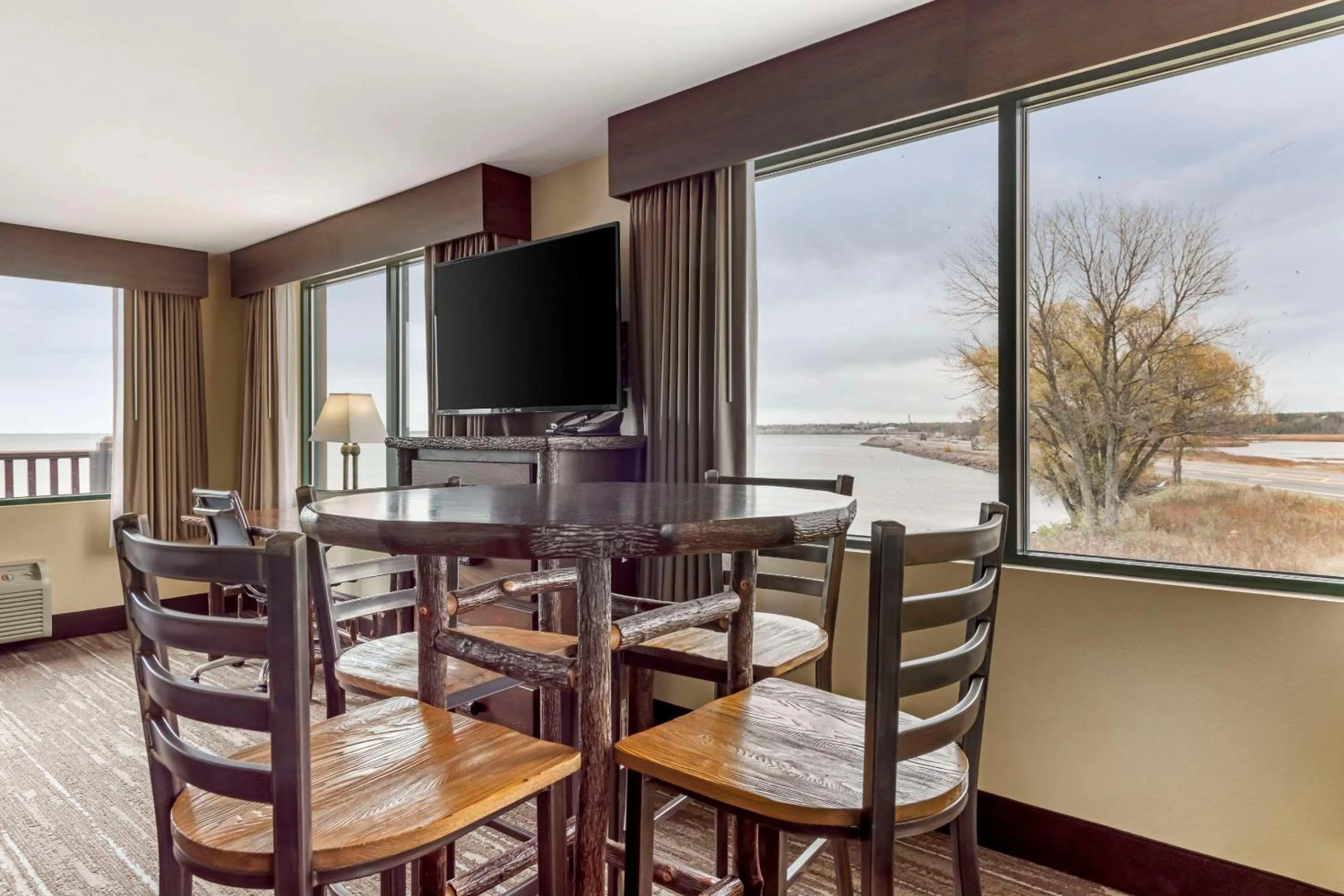 Bedroom in Quality Inn Ashland - Lake Superior