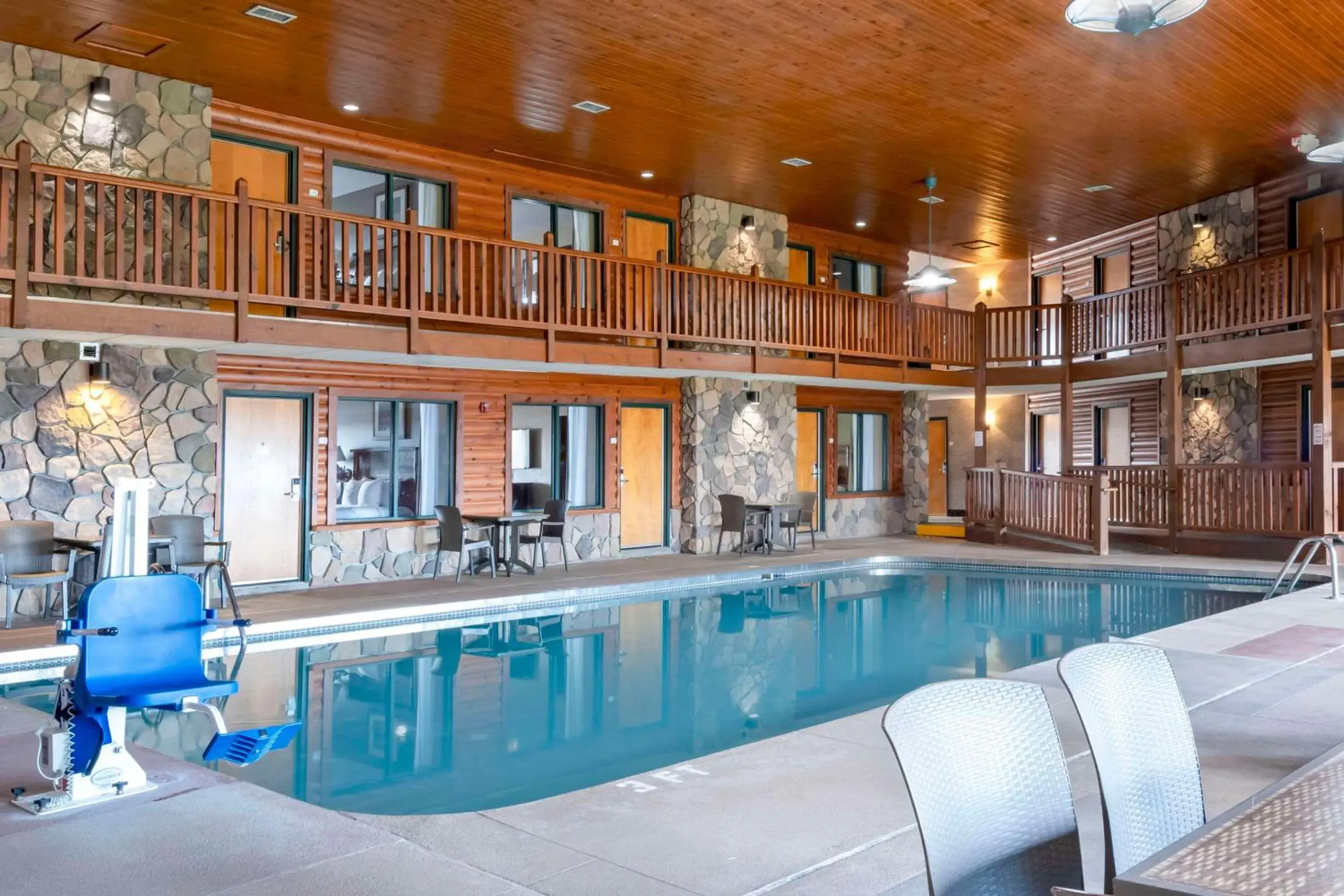 Swimming pool in Quality Inn Ashland - Lake Superior Swimming pool in Quality Inn Ashland - Lake Superior