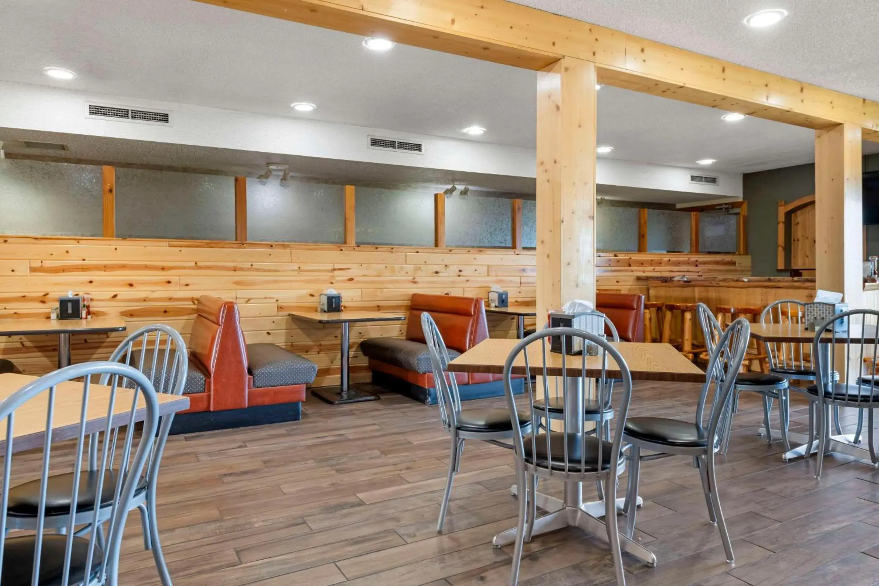 Breakfast in Quality Inn Ashland - Lake Superior Breakfast in Quality Inn Ashland - Lake Superior