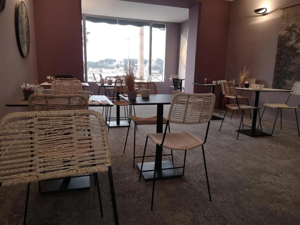 Restaurant/places to eat in Key Largo