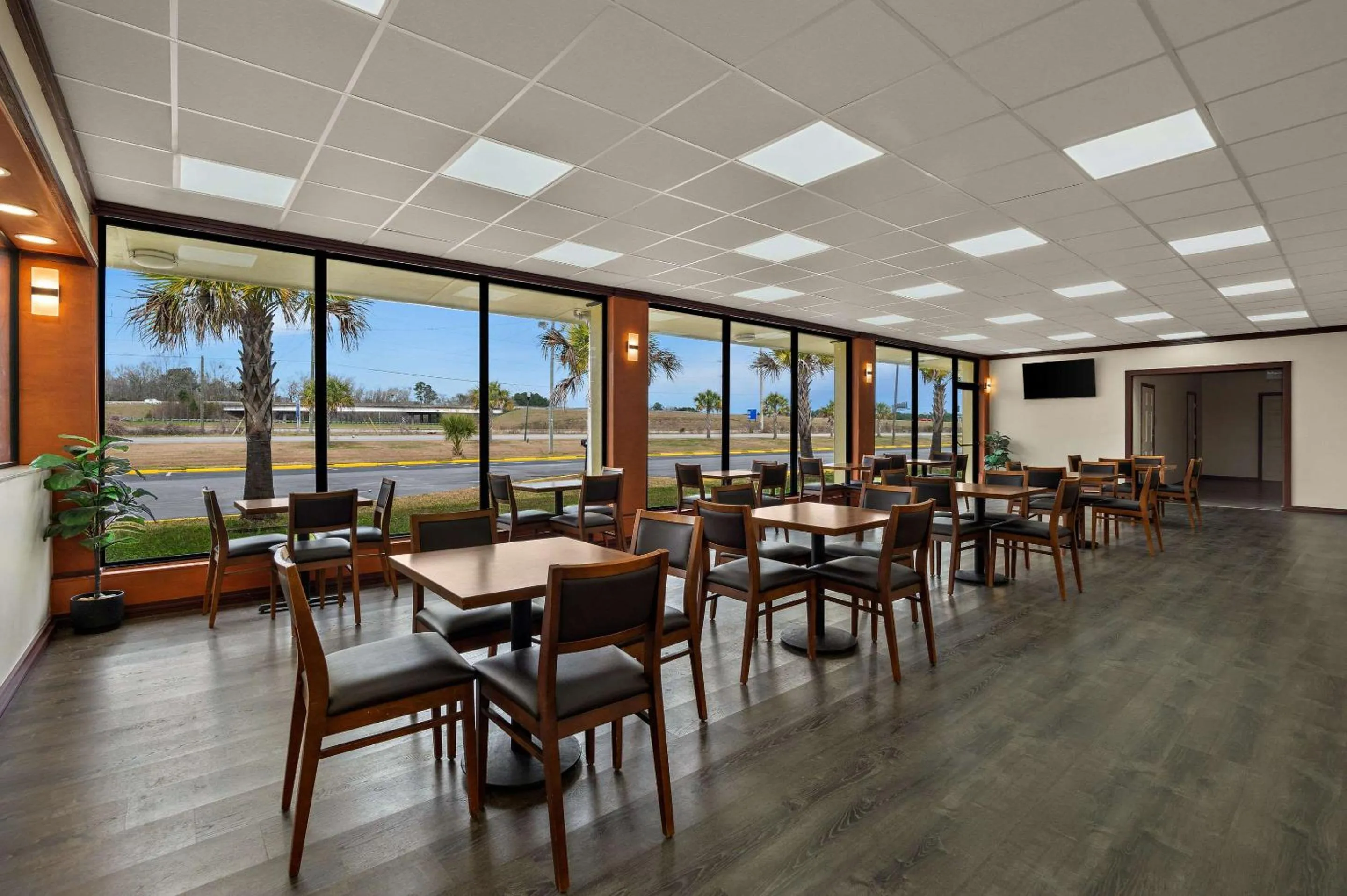 Breakfast in Econo Lodge