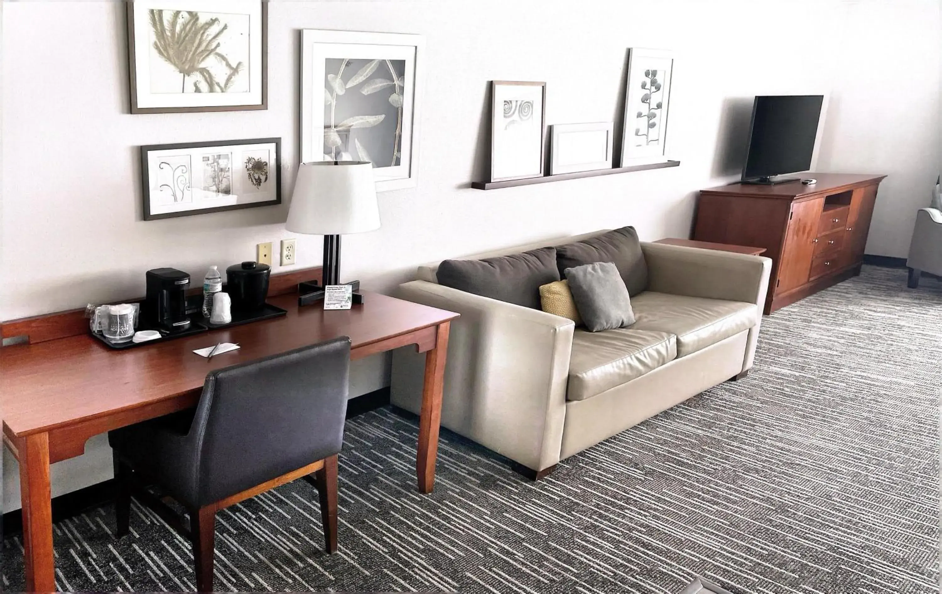 Bedroom in Best Western Harmony Inn Fort Dodge Iowa Bedroom in Best Western Harmony Inn Fort Dodge Iowa