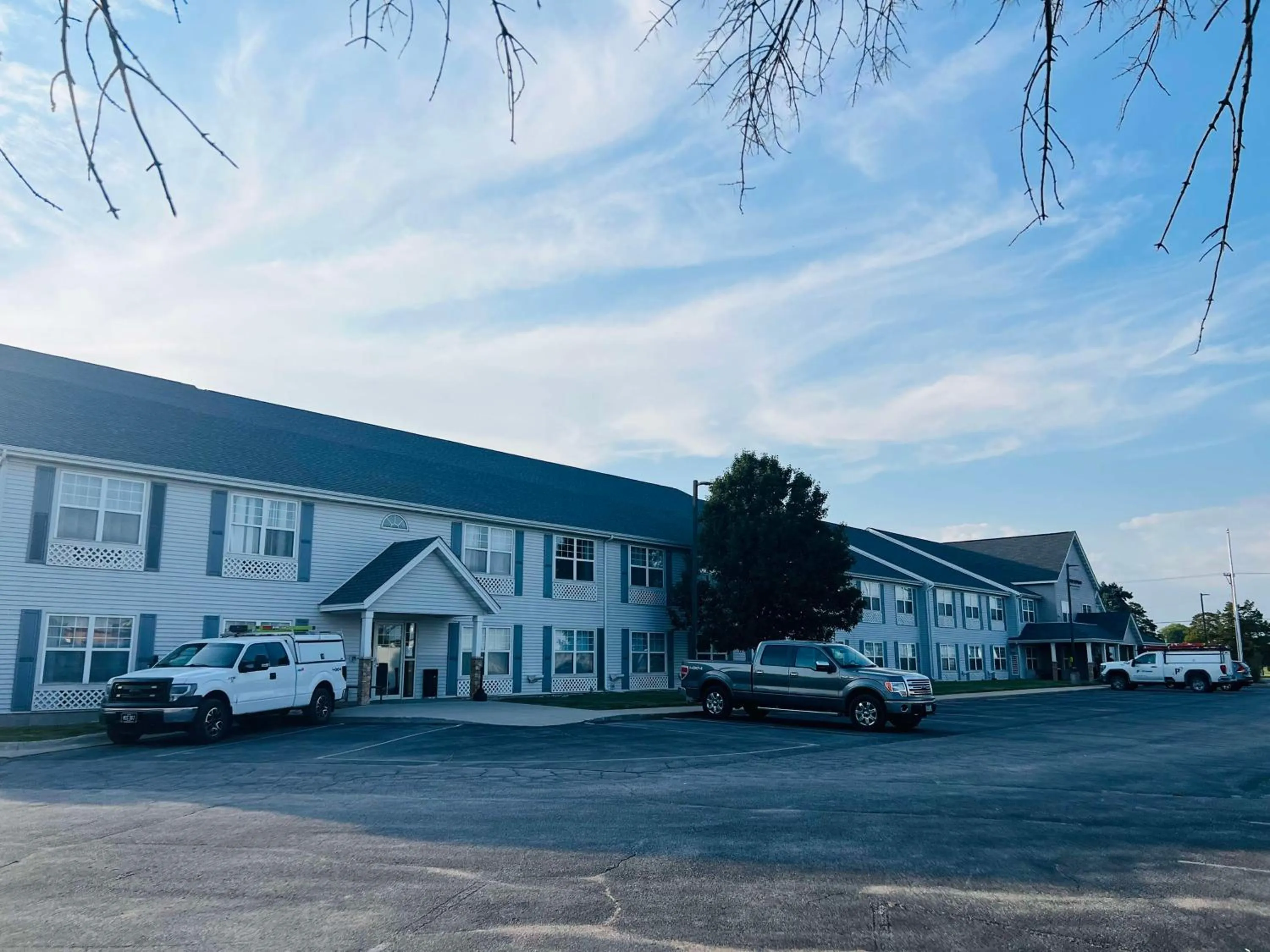 Property building in Best Western Harmony Inn Fort Dodge Iowa
