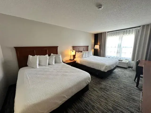 Queen Suite with Two Queen Beds and Sofa Bed - Non-Smoking in Best Western Harmony Inn Fort Dodge Iowa Queen Suite with Two Queen Beds and Sofa Bed - Non-Smoking in Best Western Harmony Inn Fort Dodge Iowa