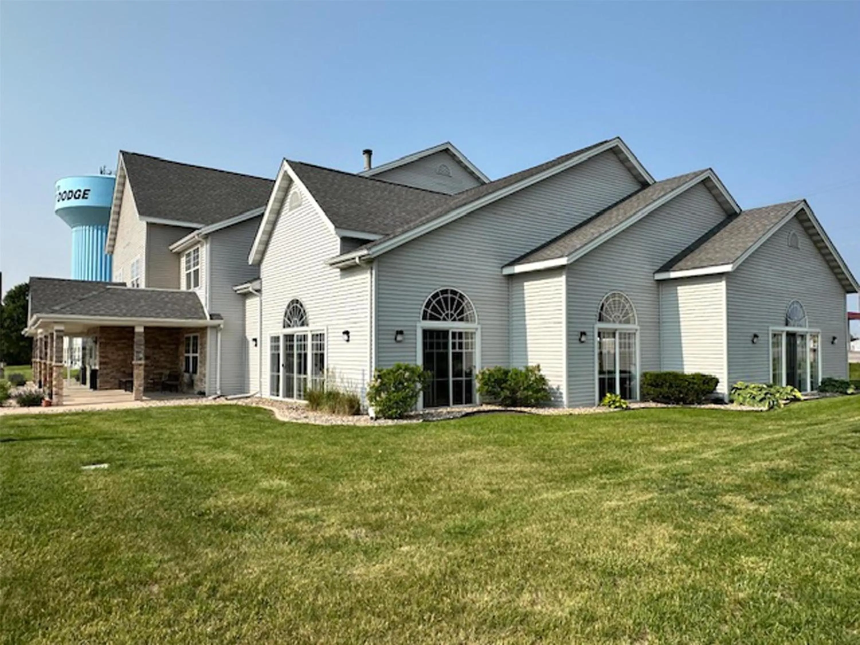 Property building in Best Western Harmony Inn Fort Dodge Iowa