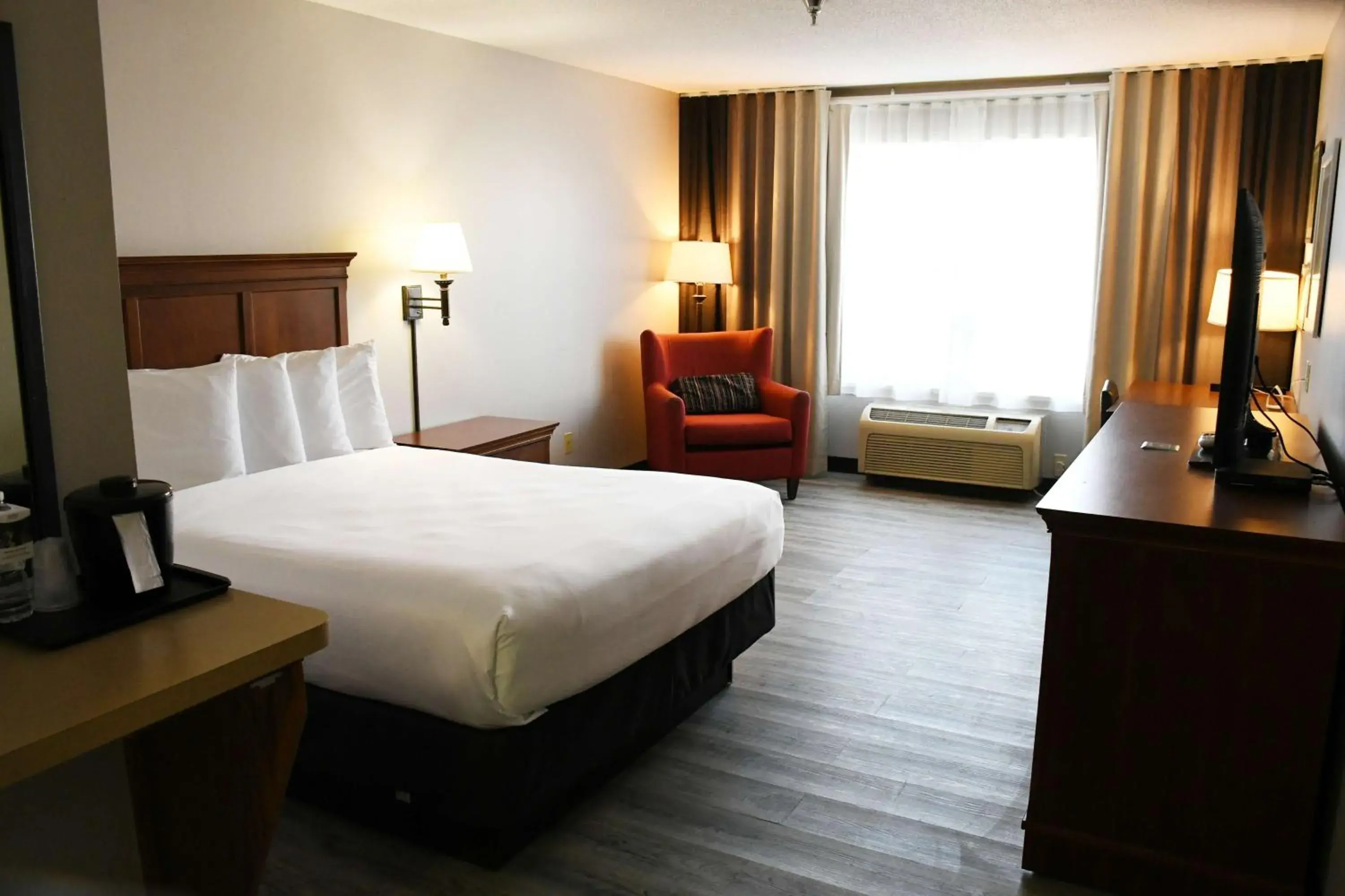 Bedroom, Bed in Best Western Harmony Inn Fort Dodge Iowa Bedroom, Bed in Best Western Harmony Inn Fort Dodge Iowa