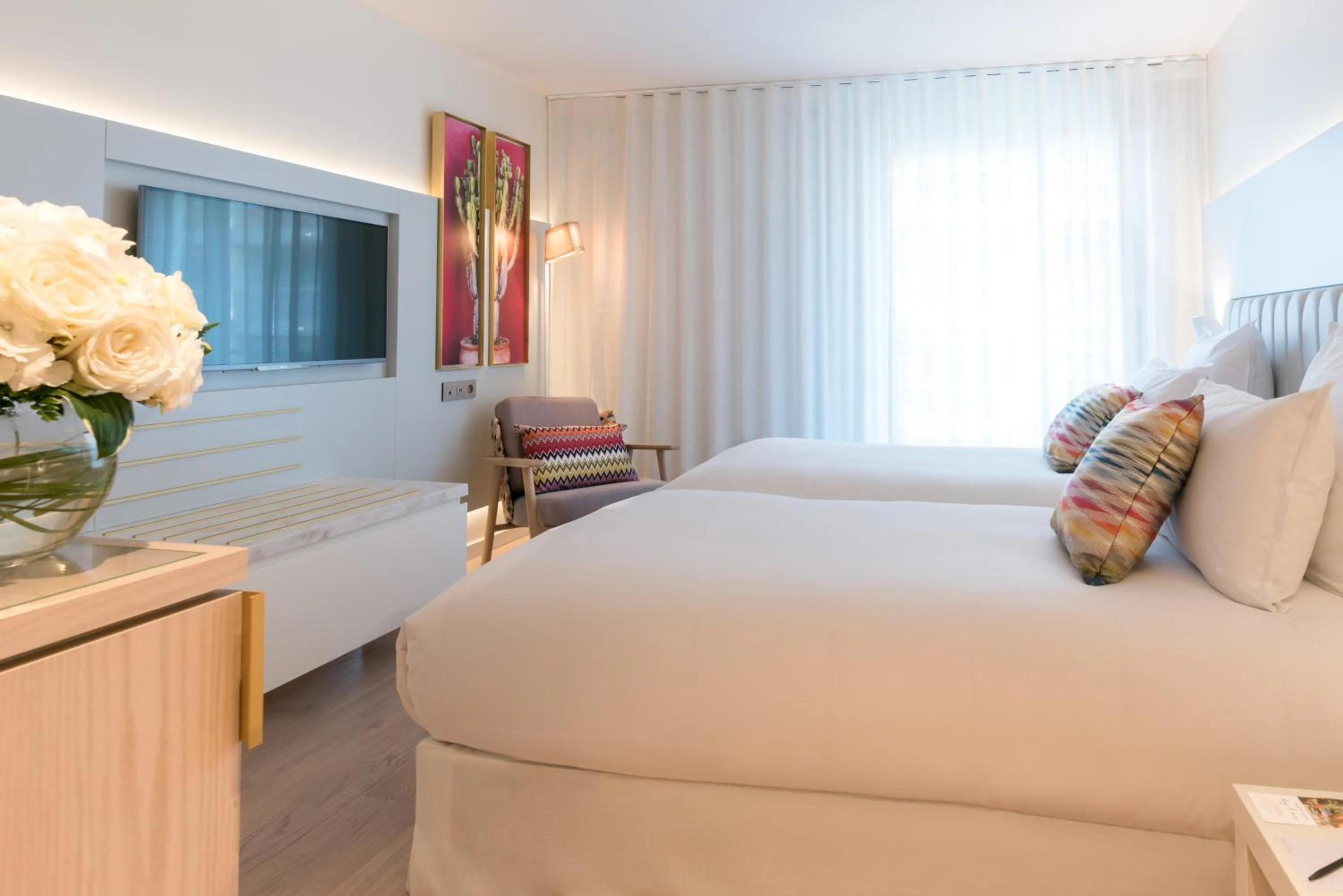 Bed in Croisette Beach Hotel Cannes - MGallery Collection