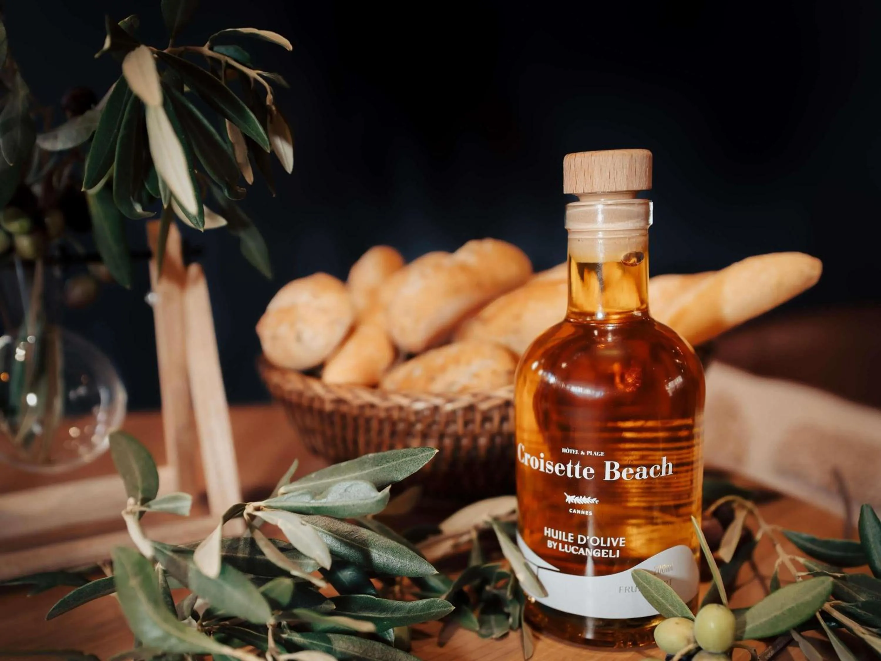 Lounge or bar in Croisette Beach Hotel Cannes - MGallery Collection