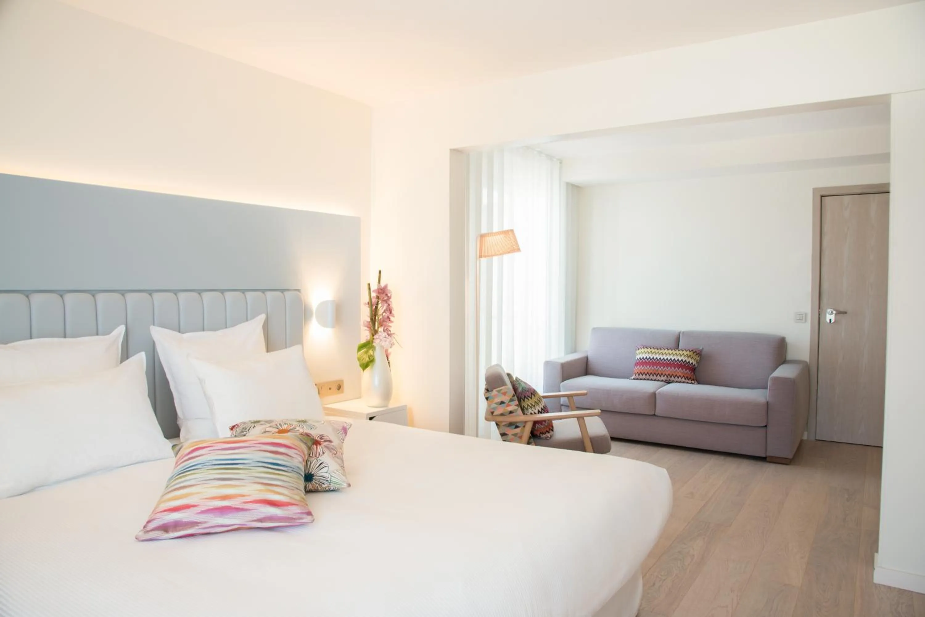 Bed in Croisette Beach Hotel Cannes - MGallery Collection