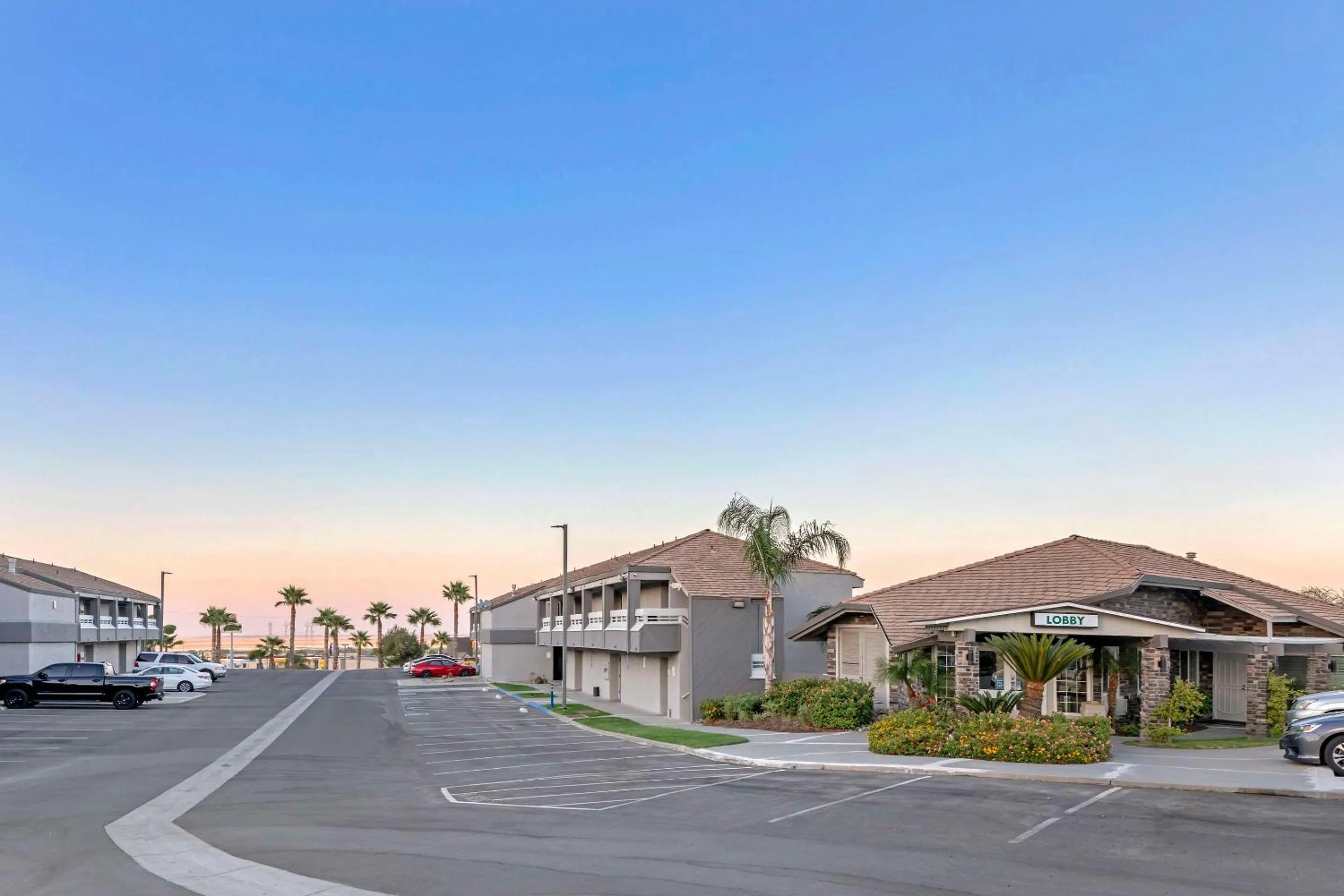 Property building in Quality Inn Kettleman City near Hwy 41