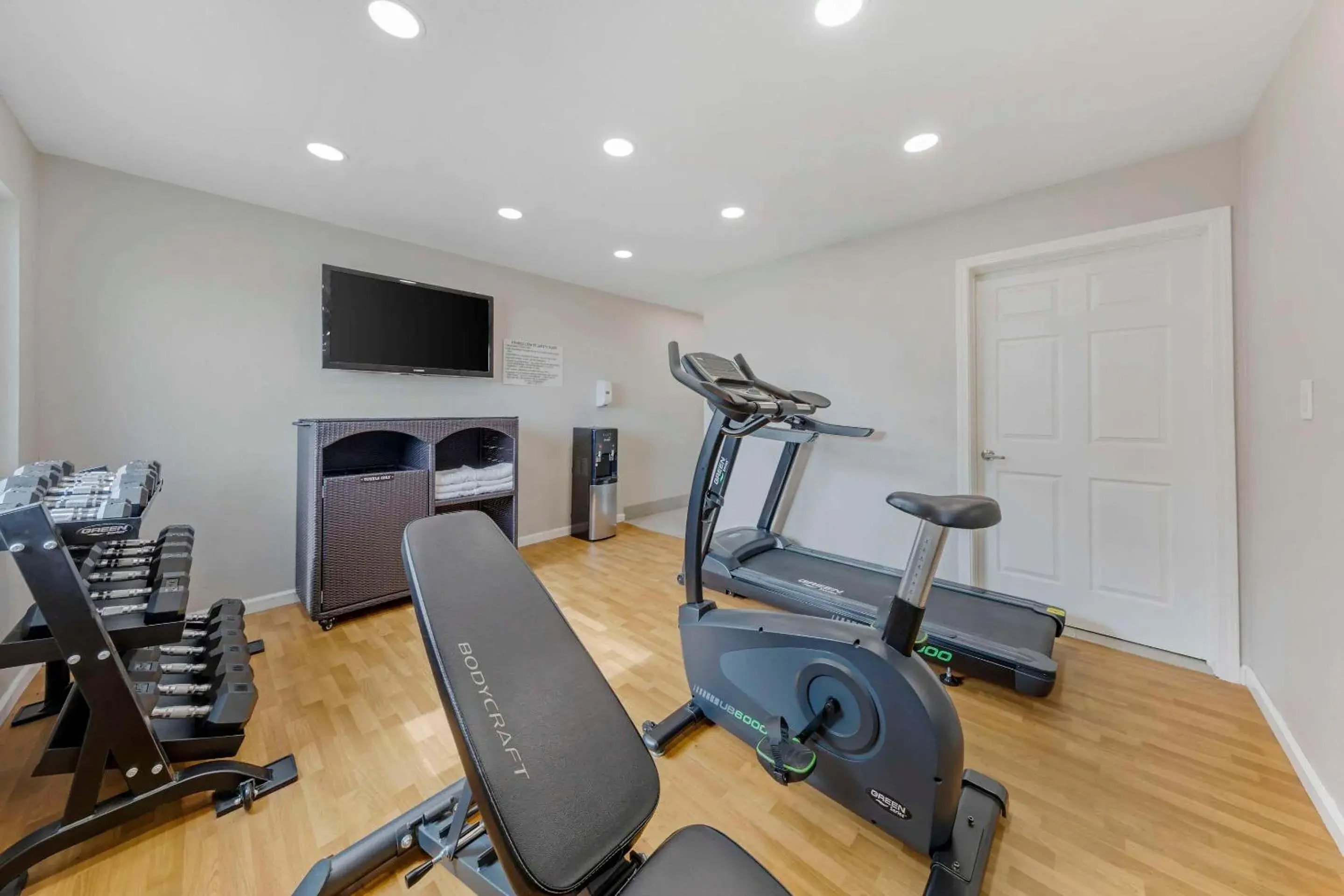 Fitness centre/facilities in Quality Inn Kettleman City near Hwy 41 Fitness centre/facilities in Quality Inn Kettleman City near Hwy 41