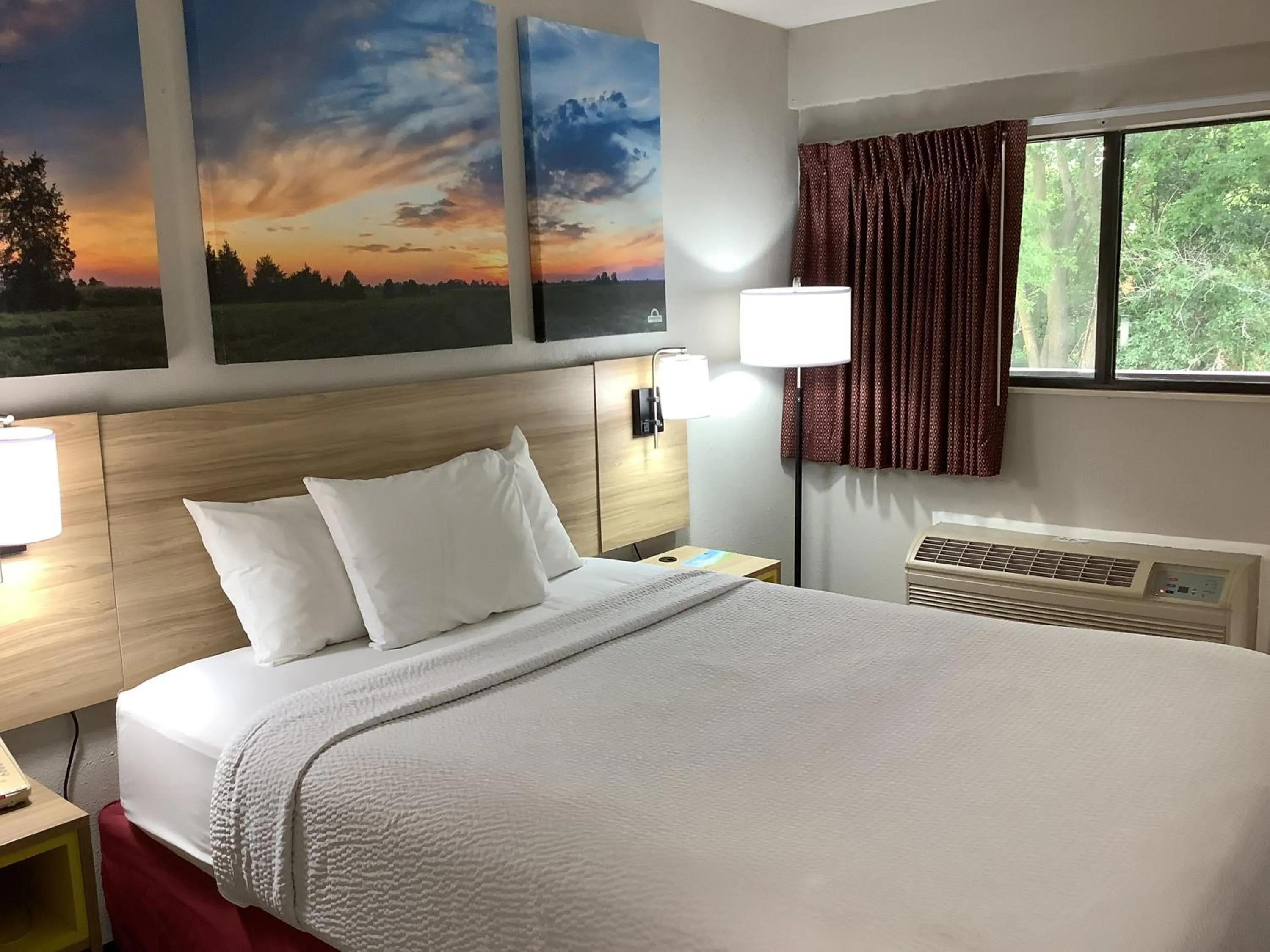 Bed in Days Inn by Wyndham Kingdom City