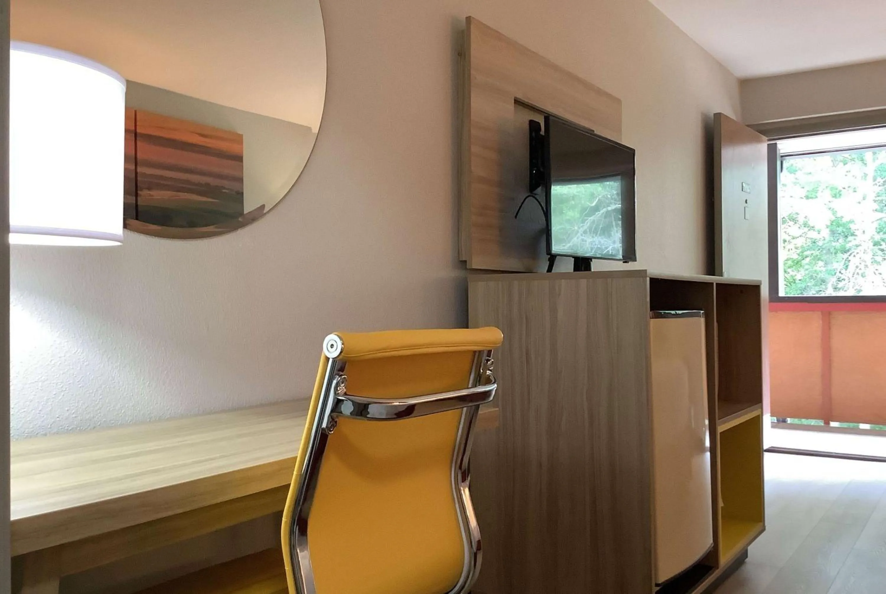 Photo of the whole room in Days Inn by Wyndham Kingdom City