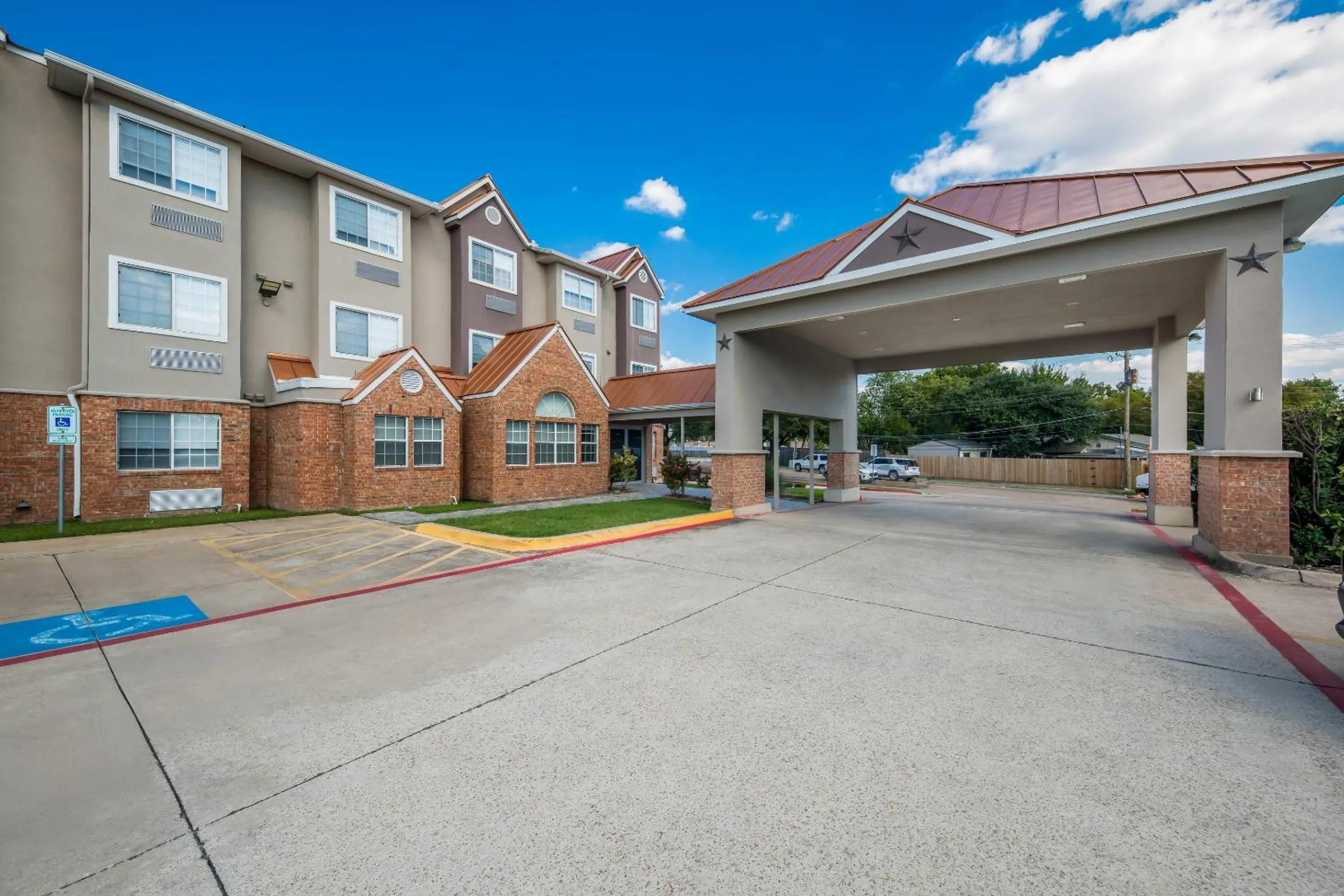 Property building in Quality Inn & Suites North Mesquite I-30