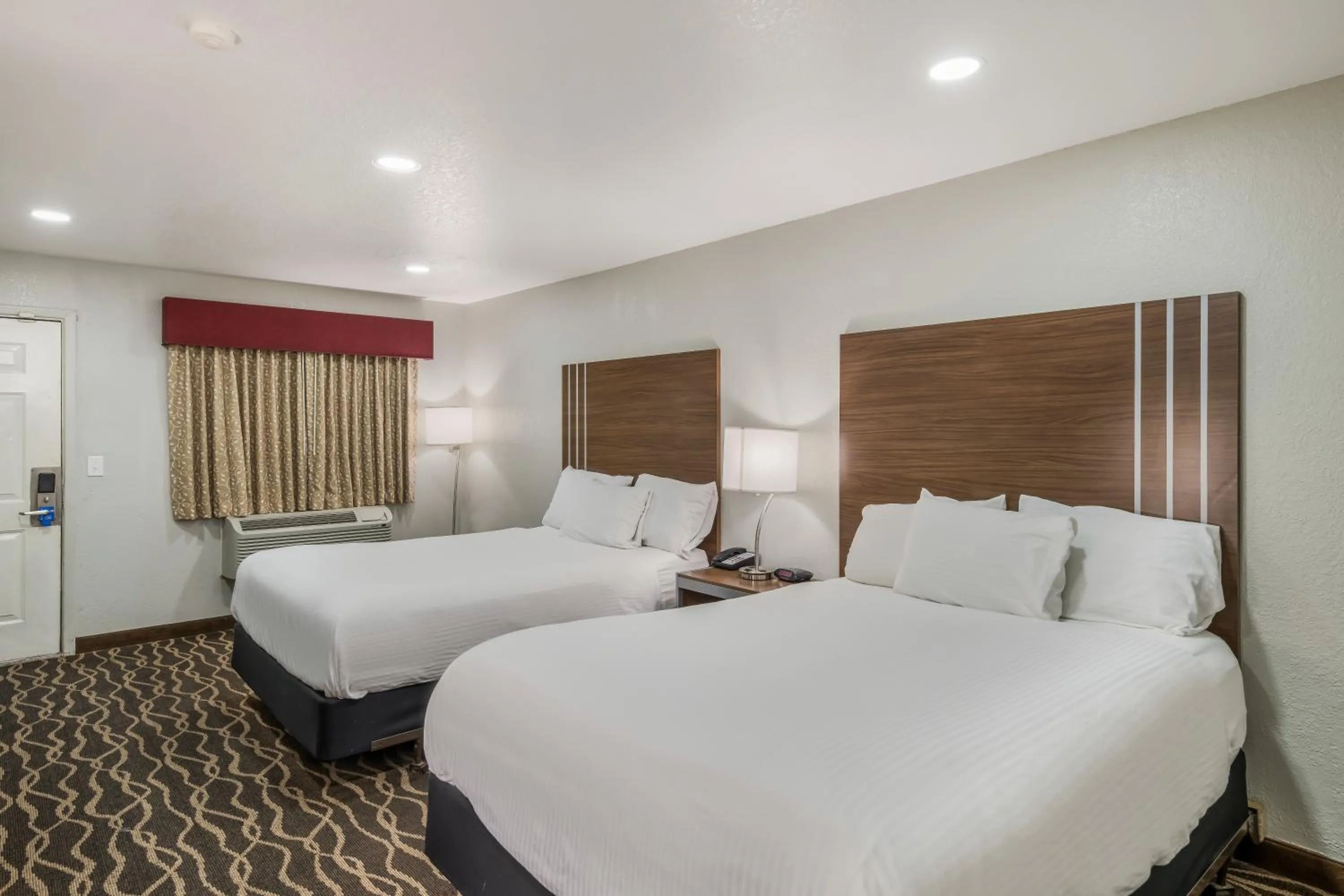 Bed in National Parks Inn