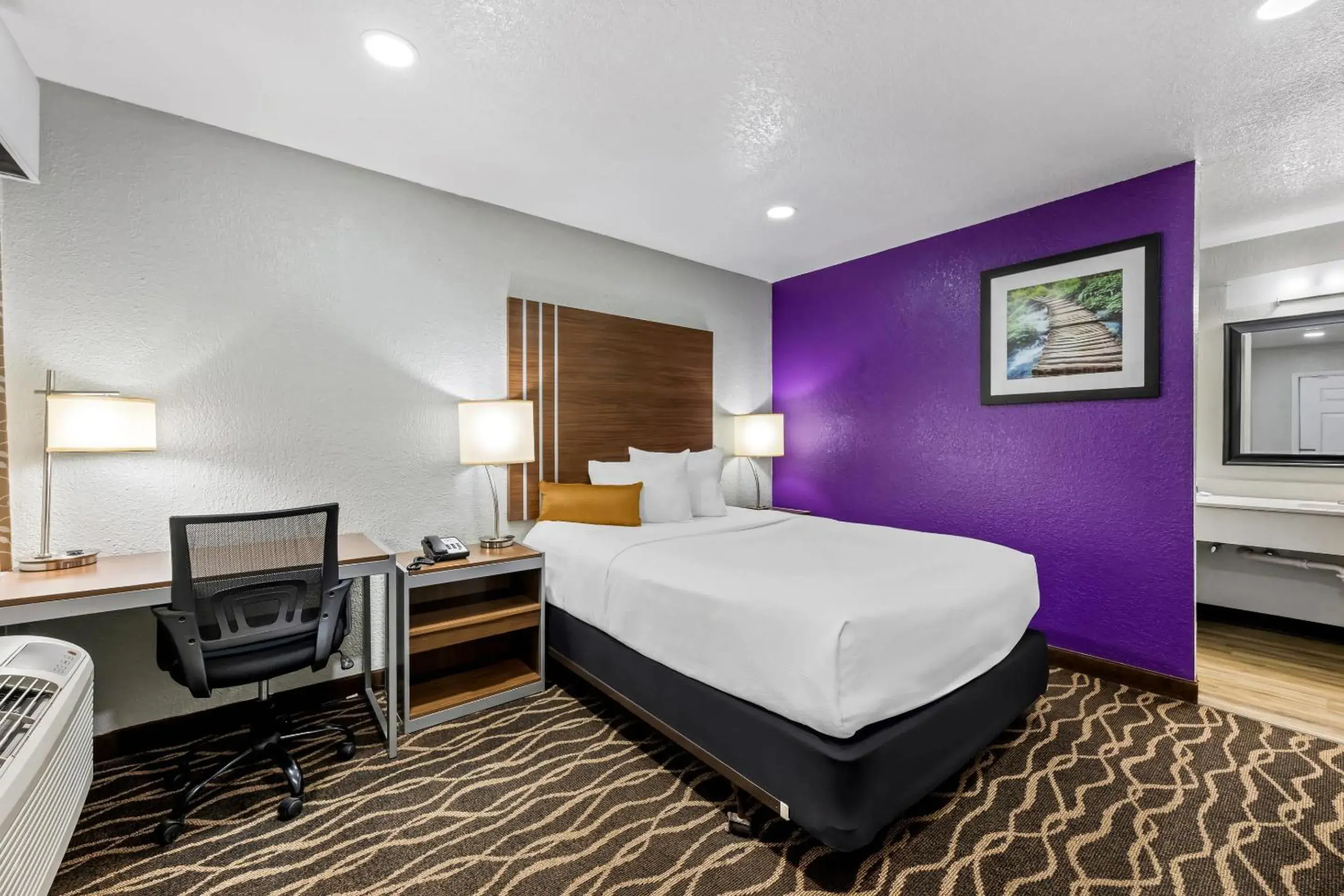 Bedroom, Bed in Rodeway Inn Carlsbad Caverns Area Bedroom, Bed in Rodeway Inn Carlsbad Caverns Area