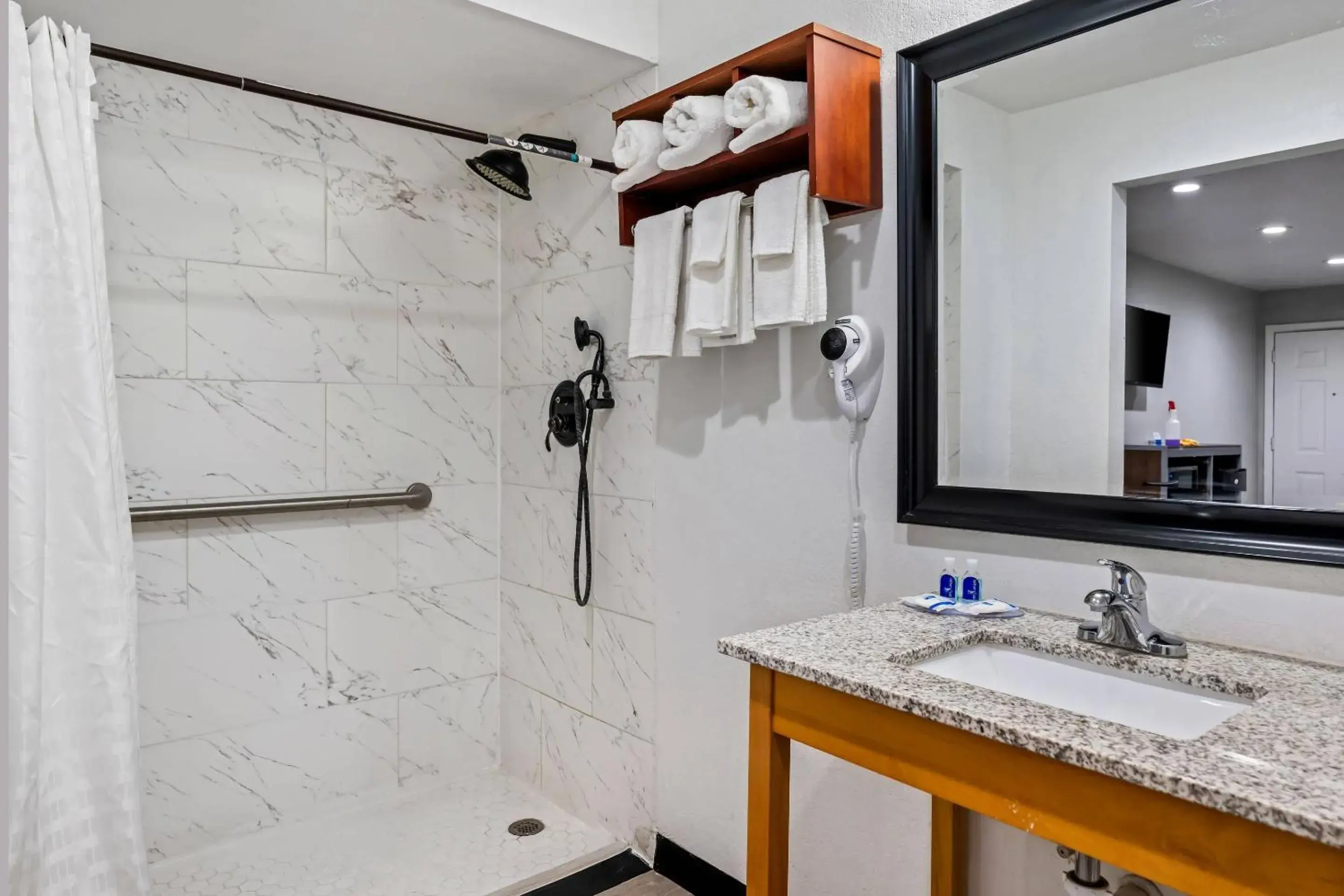 Bedroom in Rodeway Inn Carlsbad Caverns Area Bedroom in Rodeway Inn Carlsbad Caverns Area