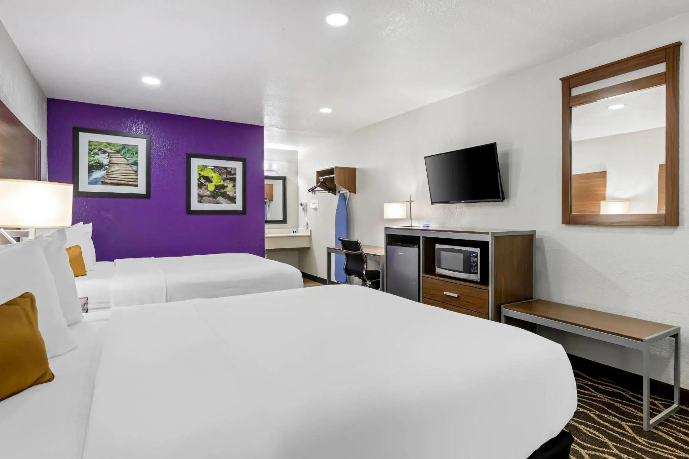 Bedroom, Bed in Rodeway Inn Carlsbad Caverns Area Bedroom, Bed in Rodeway Inn Carlsbad Caverns Area