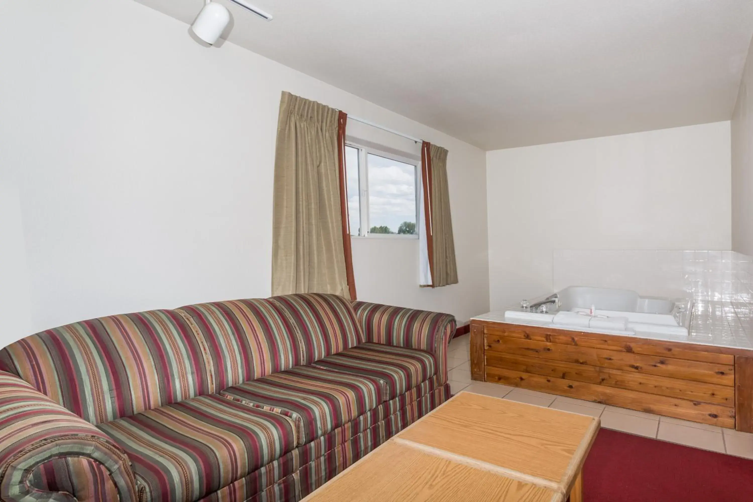 Hot Tub, Bed in Super 8 by Wyndham Fruita Hot Tub, Bed in Super 8 by Wyndham Fruita