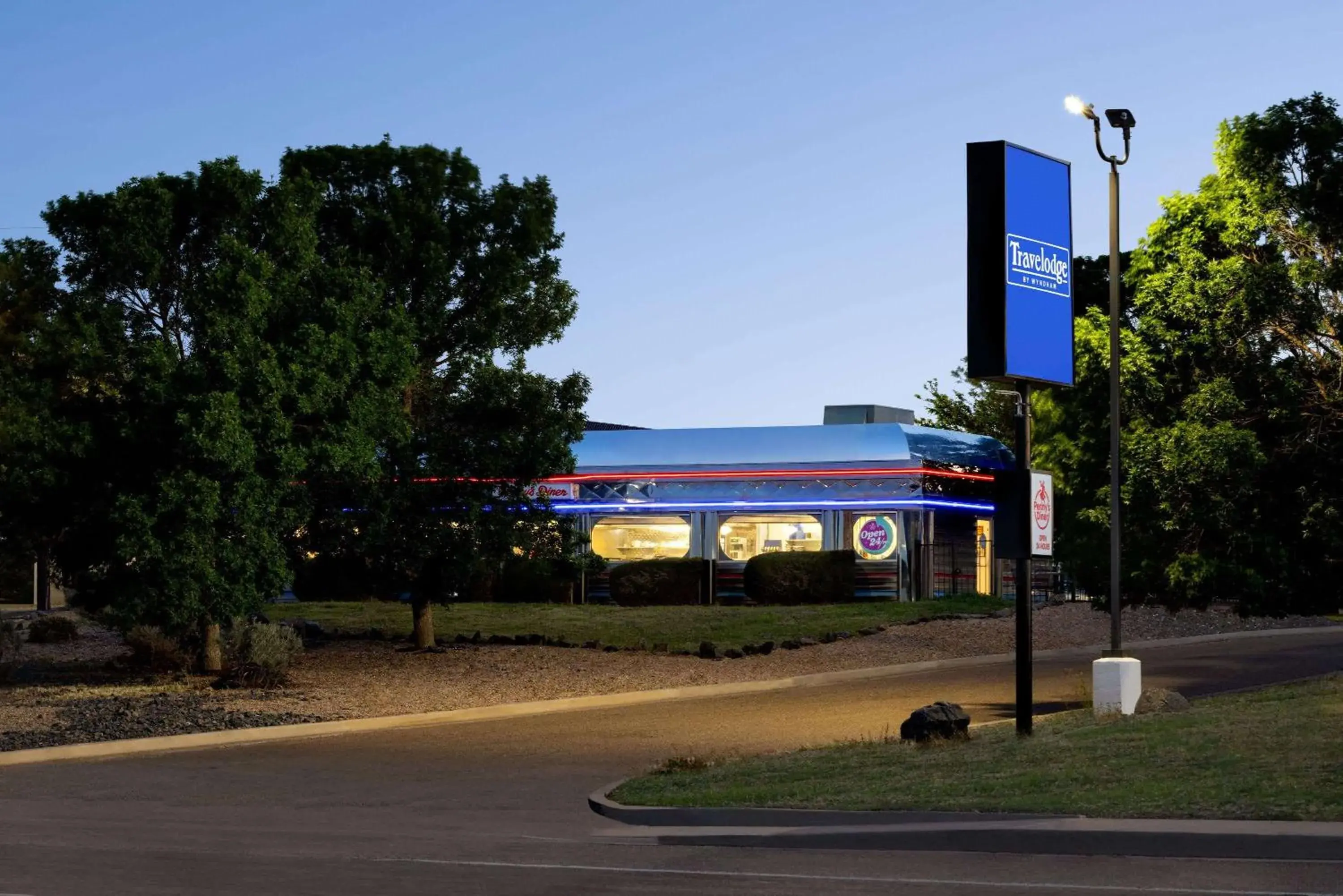 Property building in Travelodge by Wyndham Vaughn Property building in Travelodge by Wyndham Vaughn