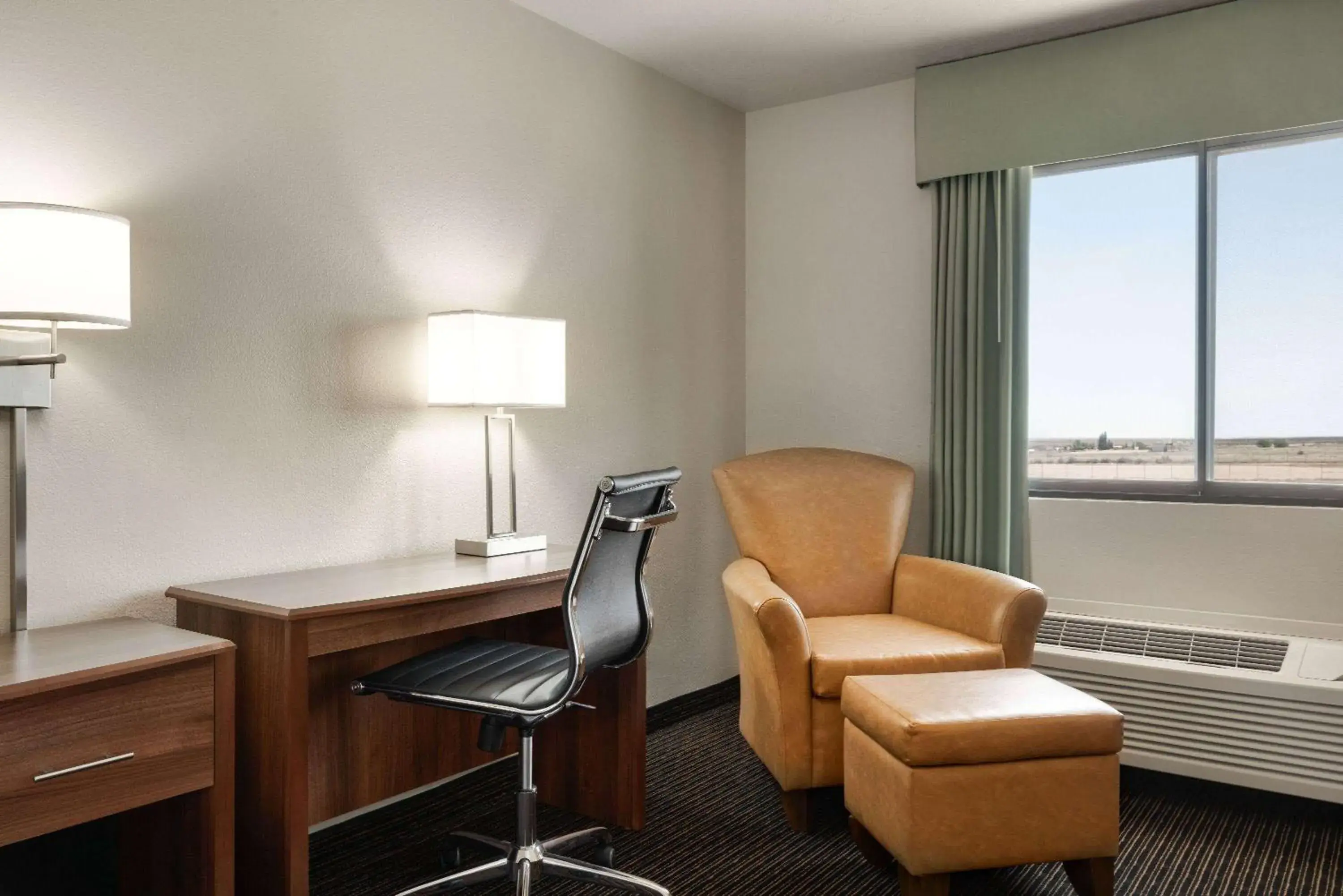 Photo of the whole room in Travelodge by Wyndham Vaughn Photo of the whole room in Travelodge by Wyndham Vaughn