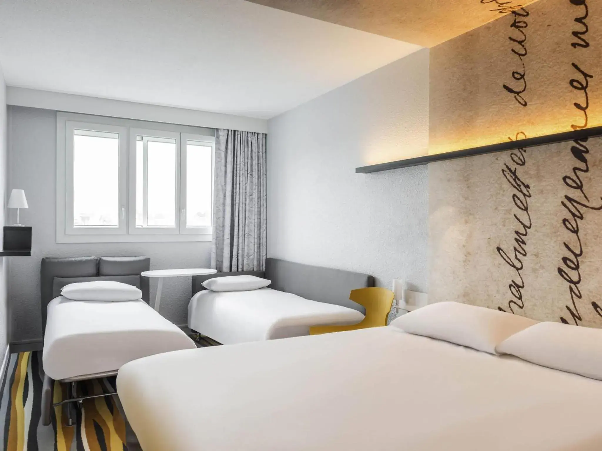 Bedroom, Bed in ibis Styles Meaux Centre Bedroom, Bed in ibis Styles Meaux Centre