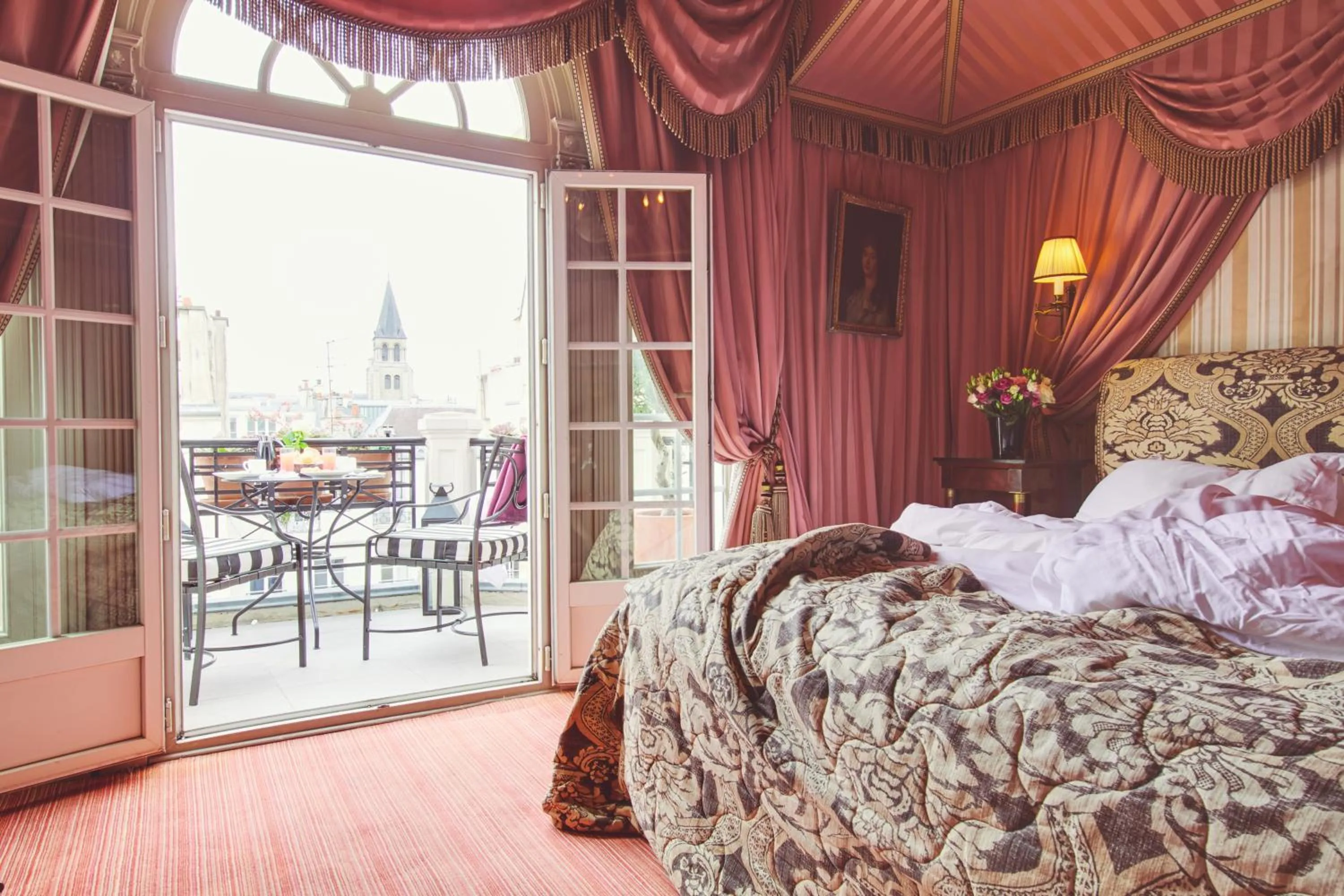 Balcony/Terrace, Bed in L'Hôtel