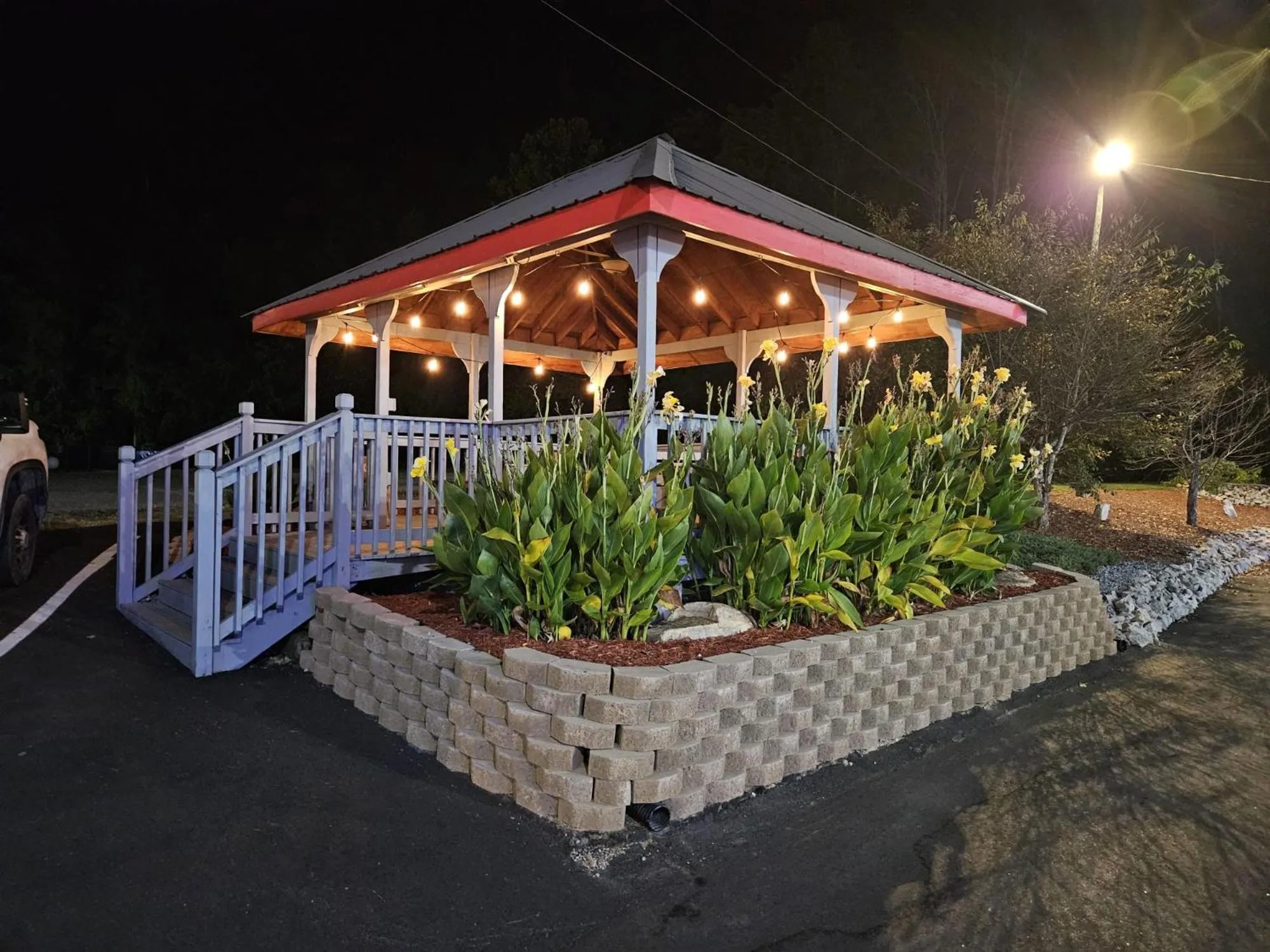 Seating area in Super 8 by Wyndham Marion NC