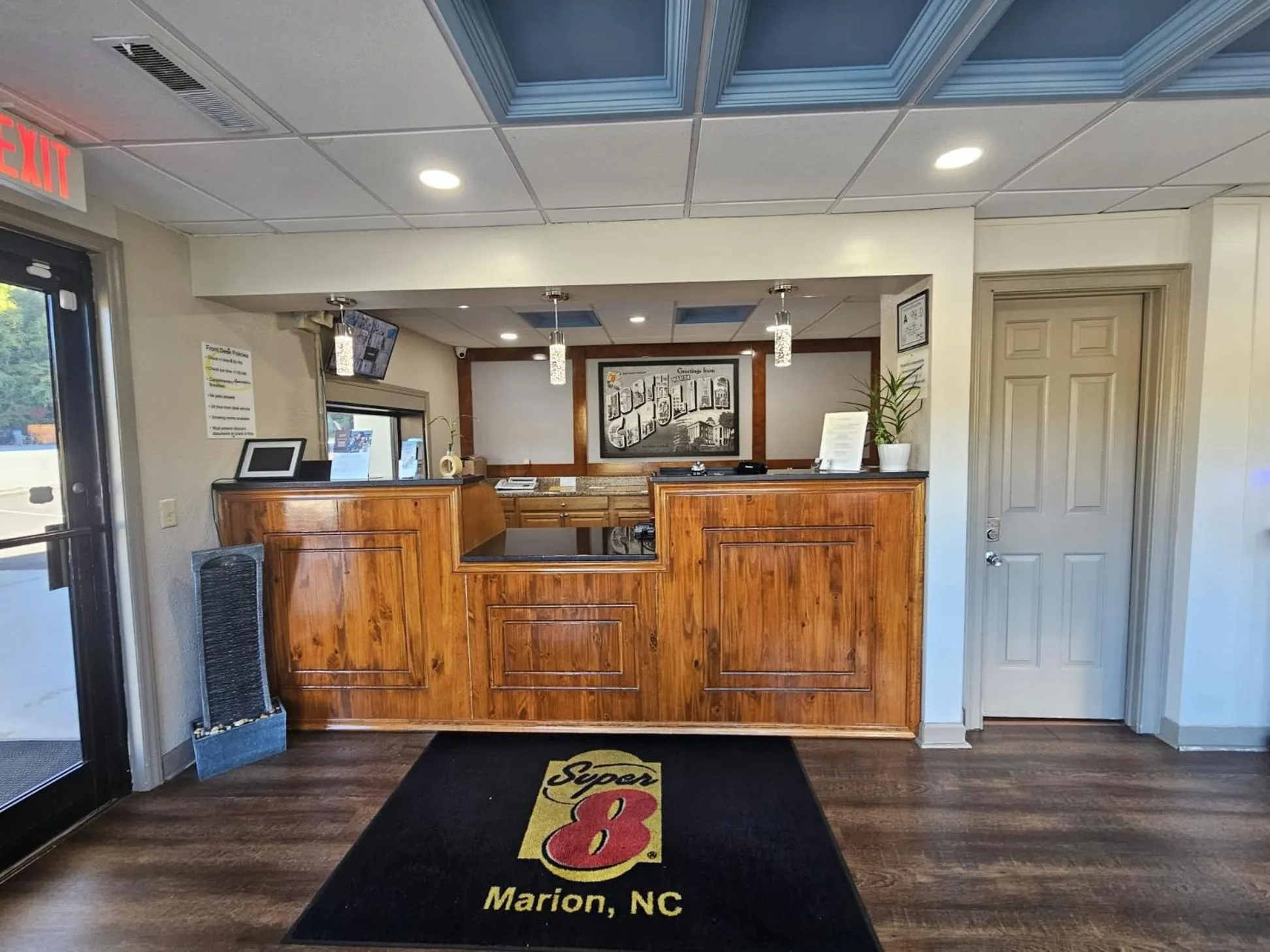 Lobby or reception in Super 8 by Wyndham Marion NC
