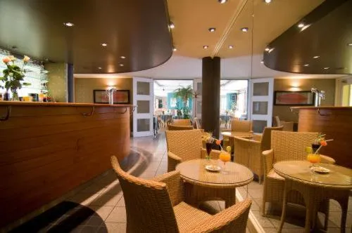 Lobby or reception in Le Robinson