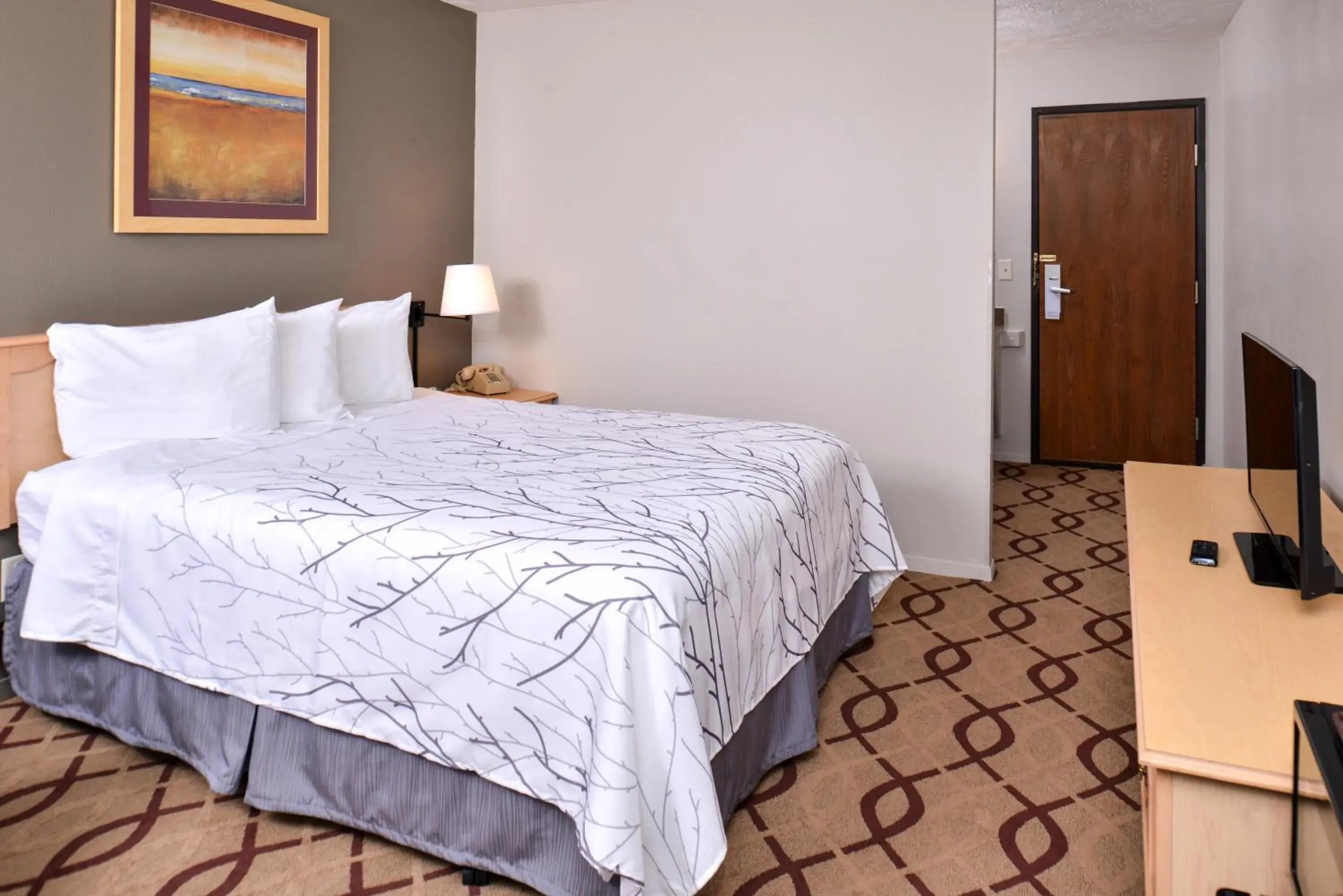 Bed in Cottonwood Inn and Conference Center Bed in Cottonwood Inn and Conference Center