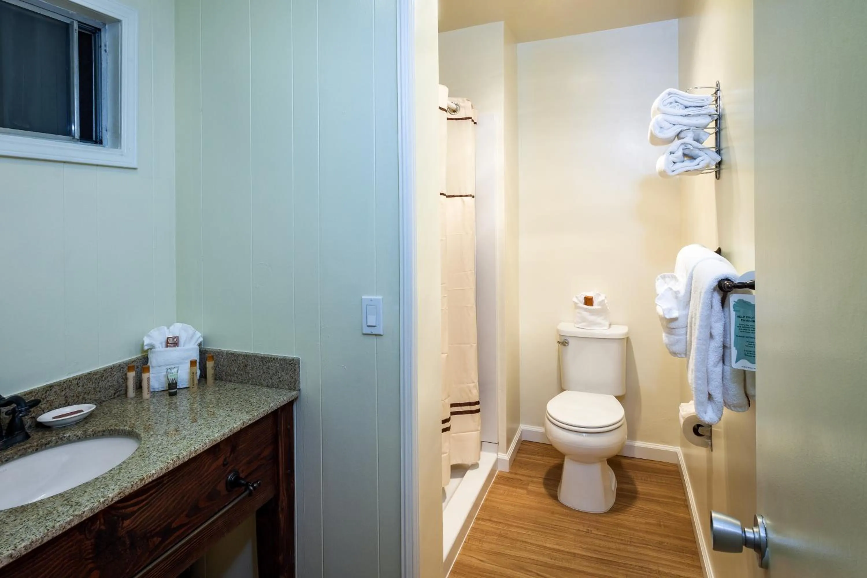 Toilet in Big Sur Lodge