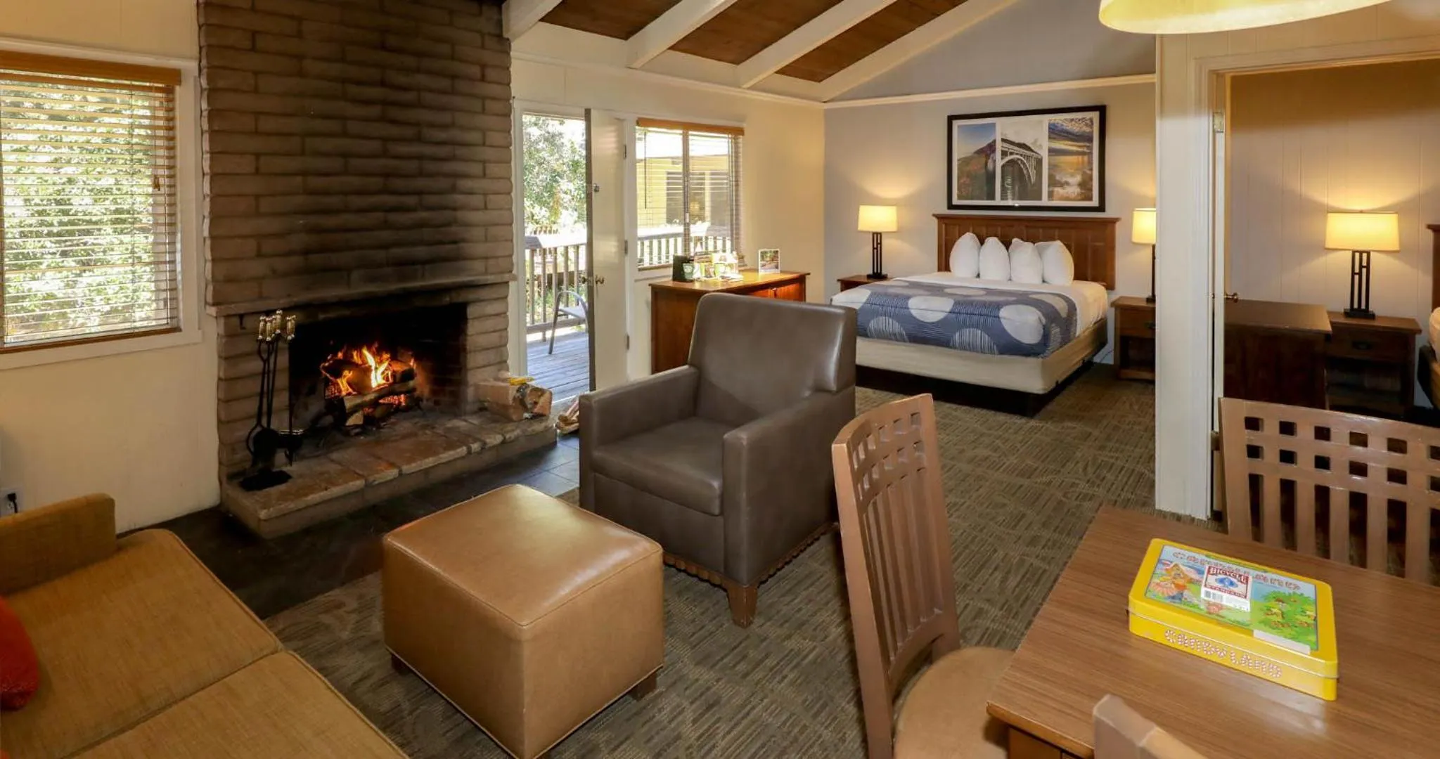 Living room, Bed in Big Sur Lodge