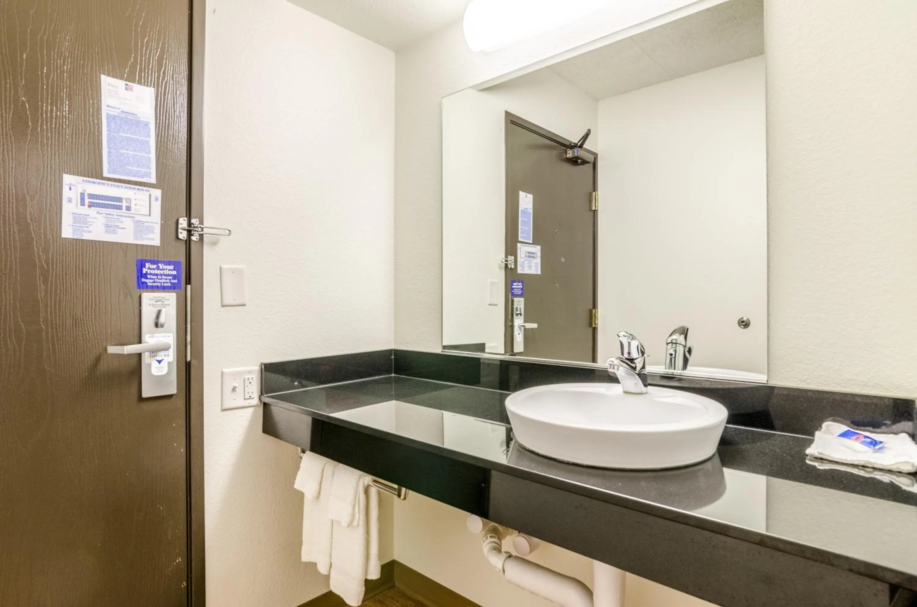 Bedroom in Motel 6-York, NE