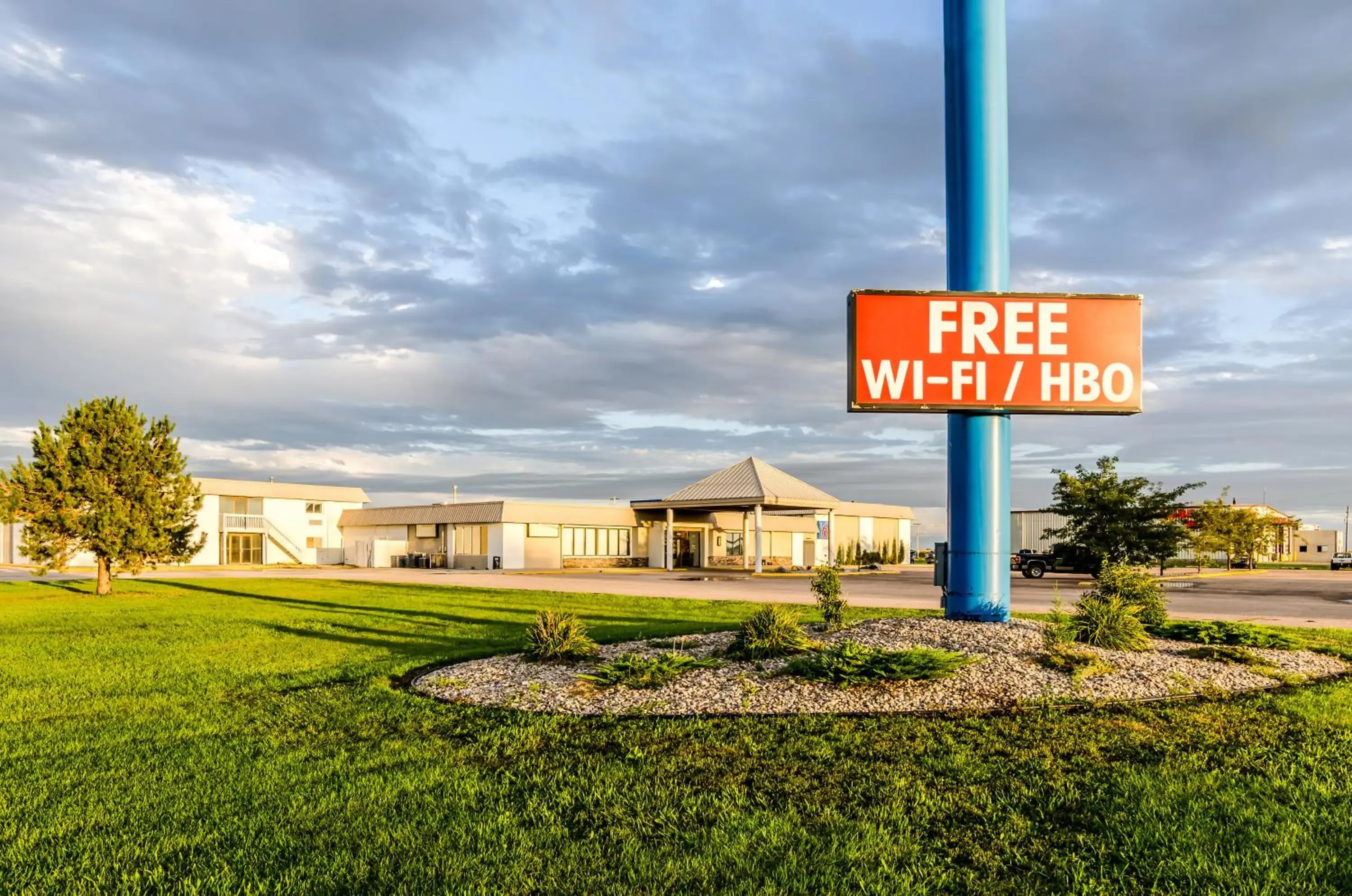 Facade/entrance, Property Building in Motel 6-York, NE