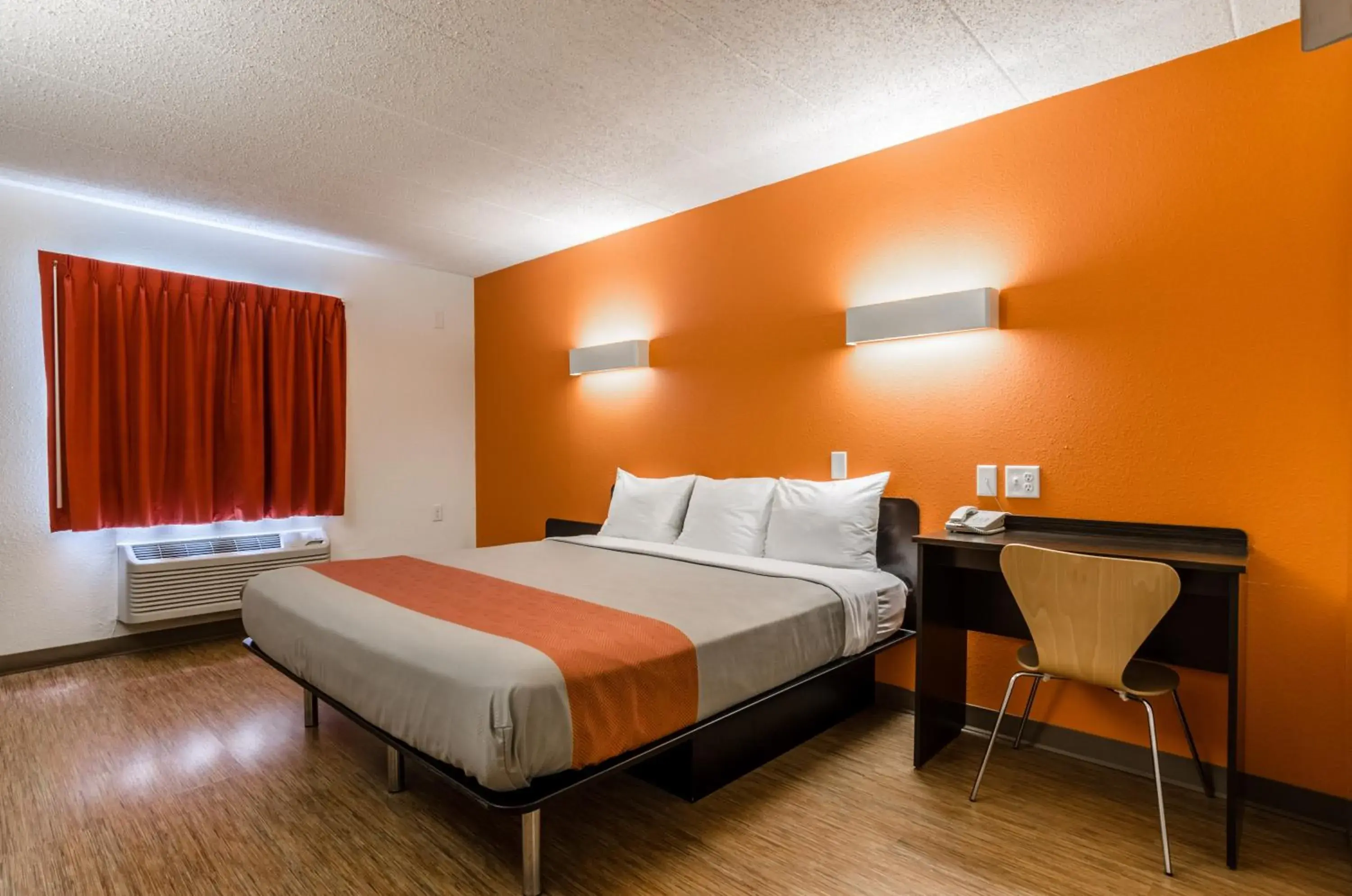 Bedroom, Bed in Motel 6-York, NE