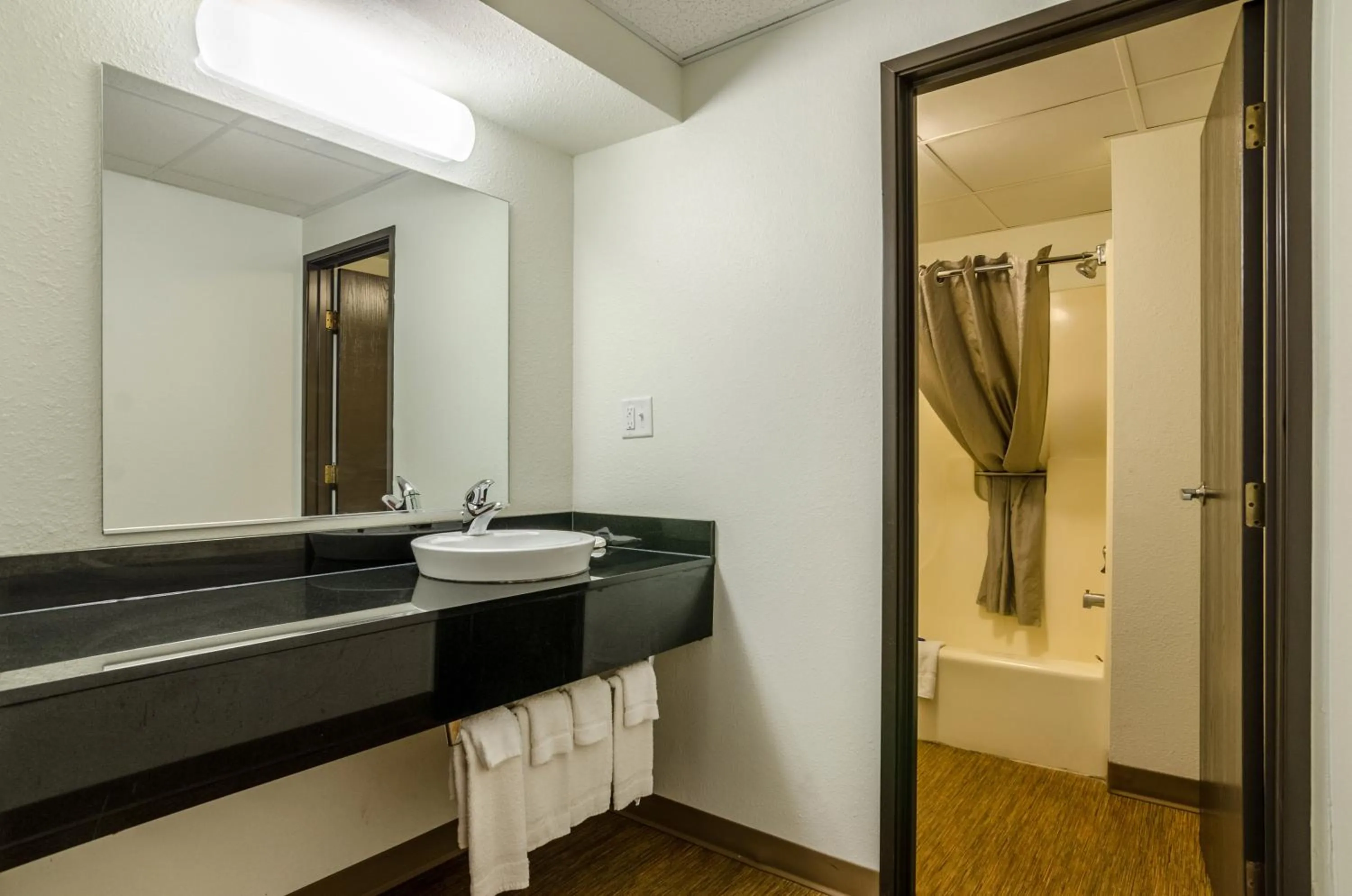 Bathroom in Motel 6-York, NE