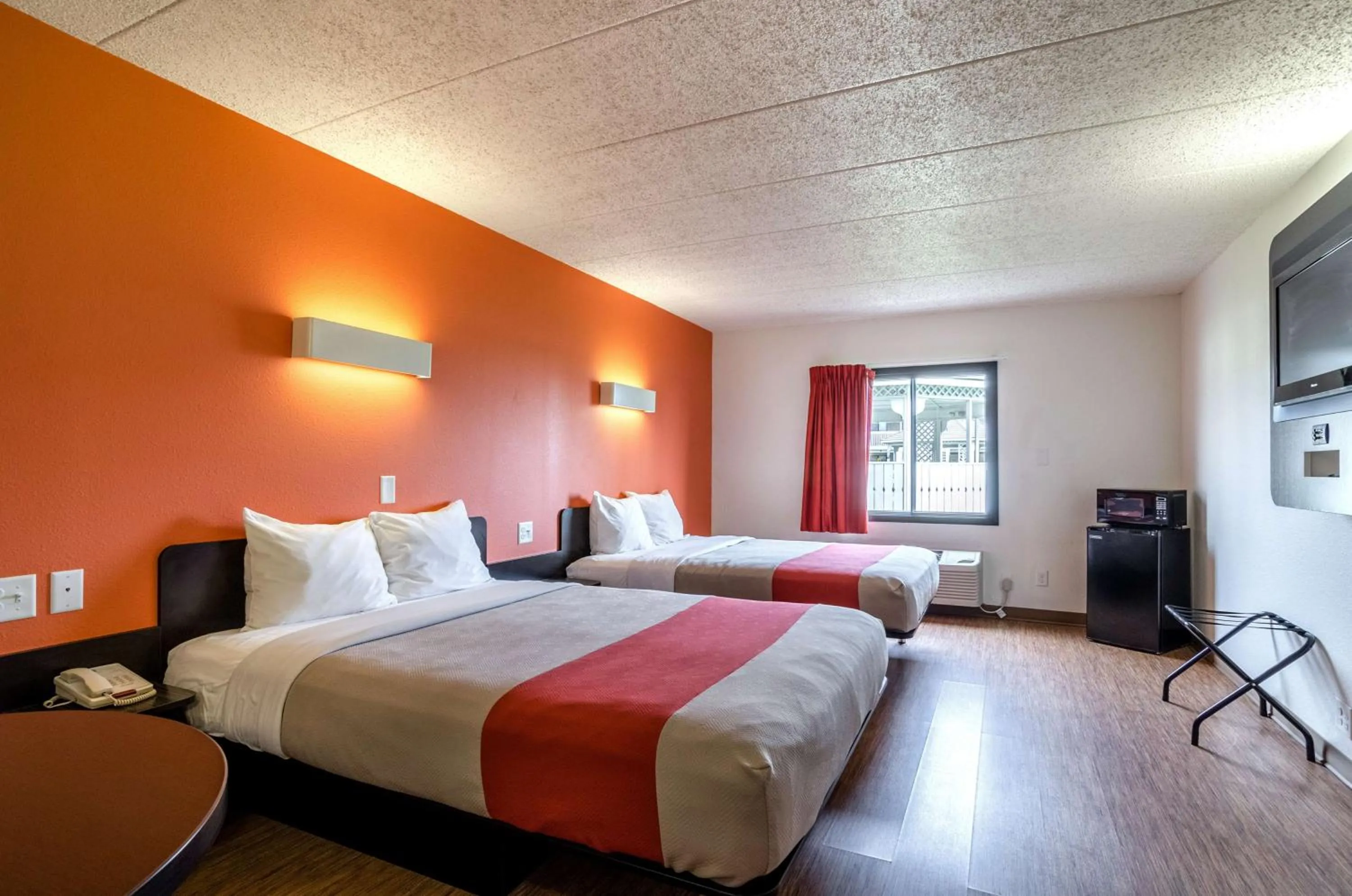 TV and multimedia, Bed in Motel 6-York, NE