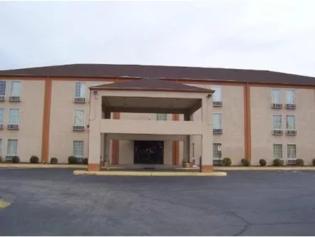 Facade/entrance in Americas Best Value Inn Evansville East