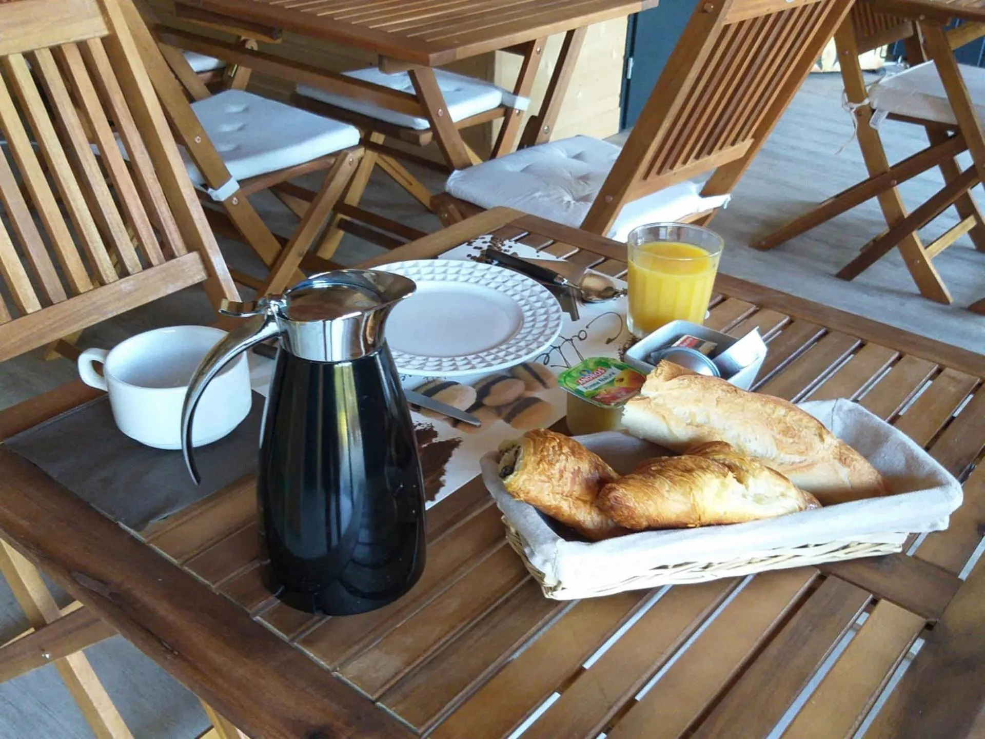 Breakfast in Les Chalets de Saint Maurice (Dieulefit)