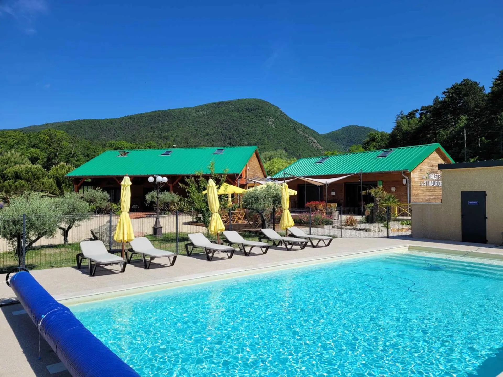 Swimming pool in Les Chalets de Saint Maurice (Dieulefit)