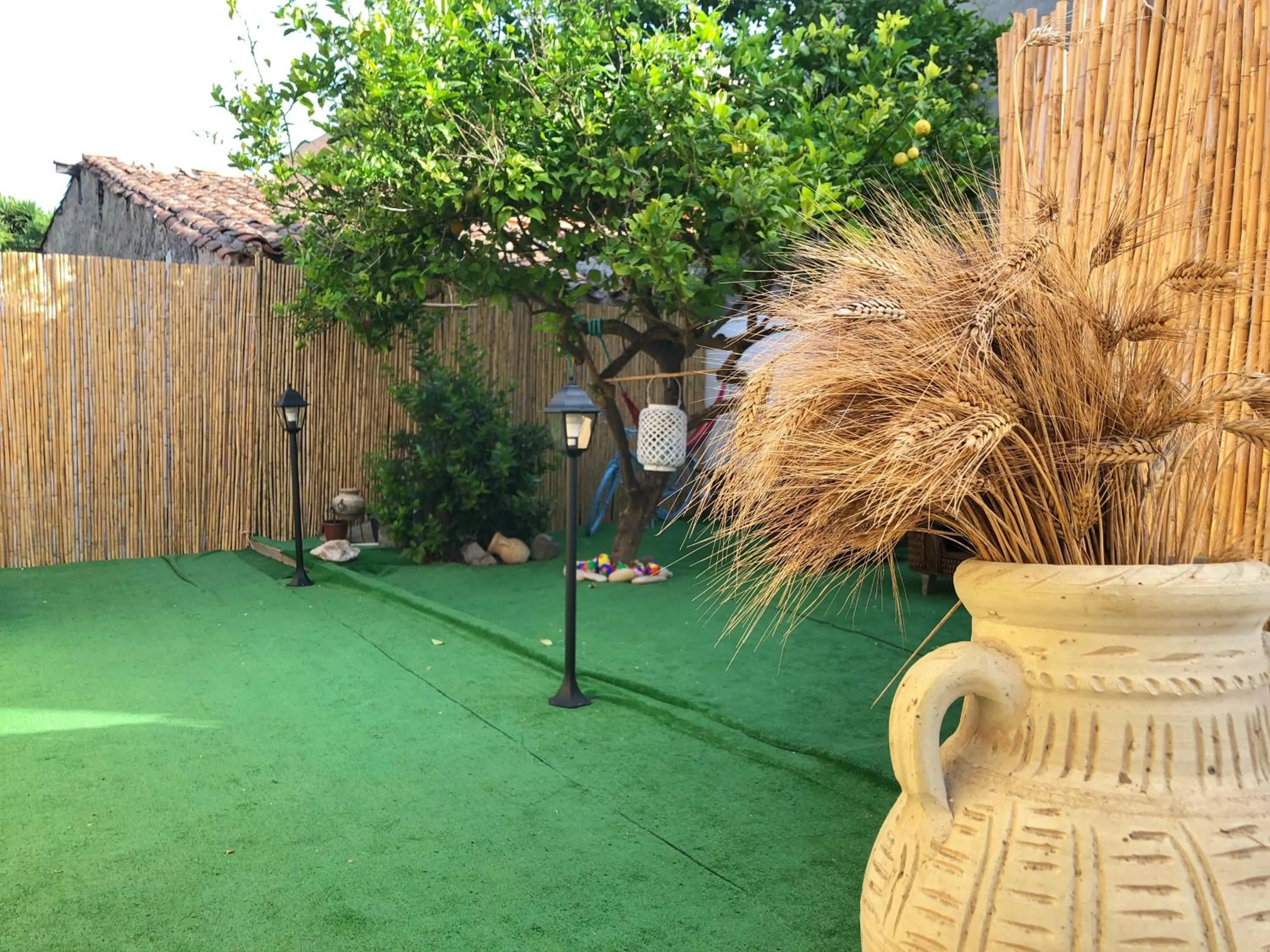 Garden in BnB Le Janas