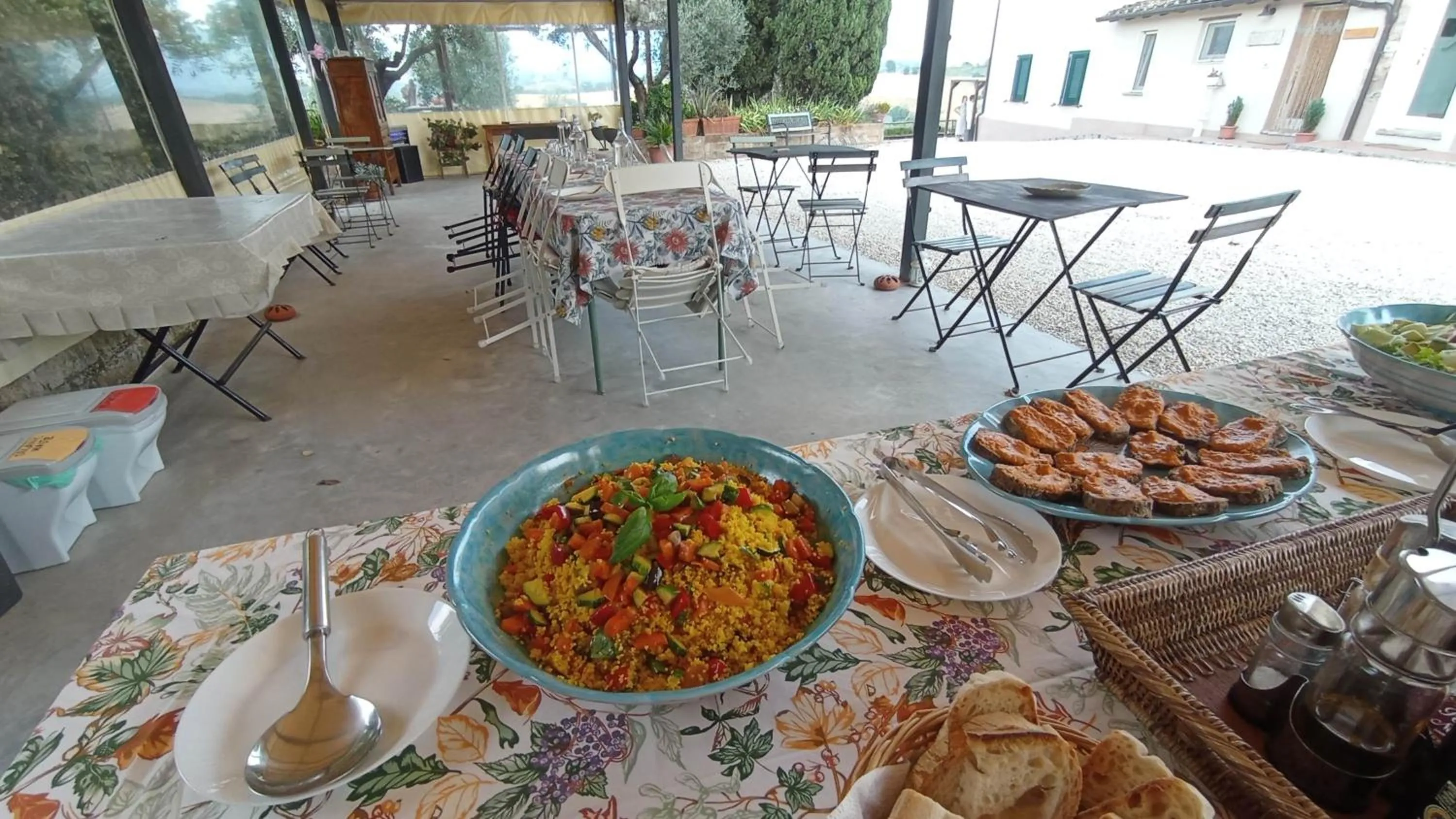 Restaurant/places to eat in Corte Buenavista