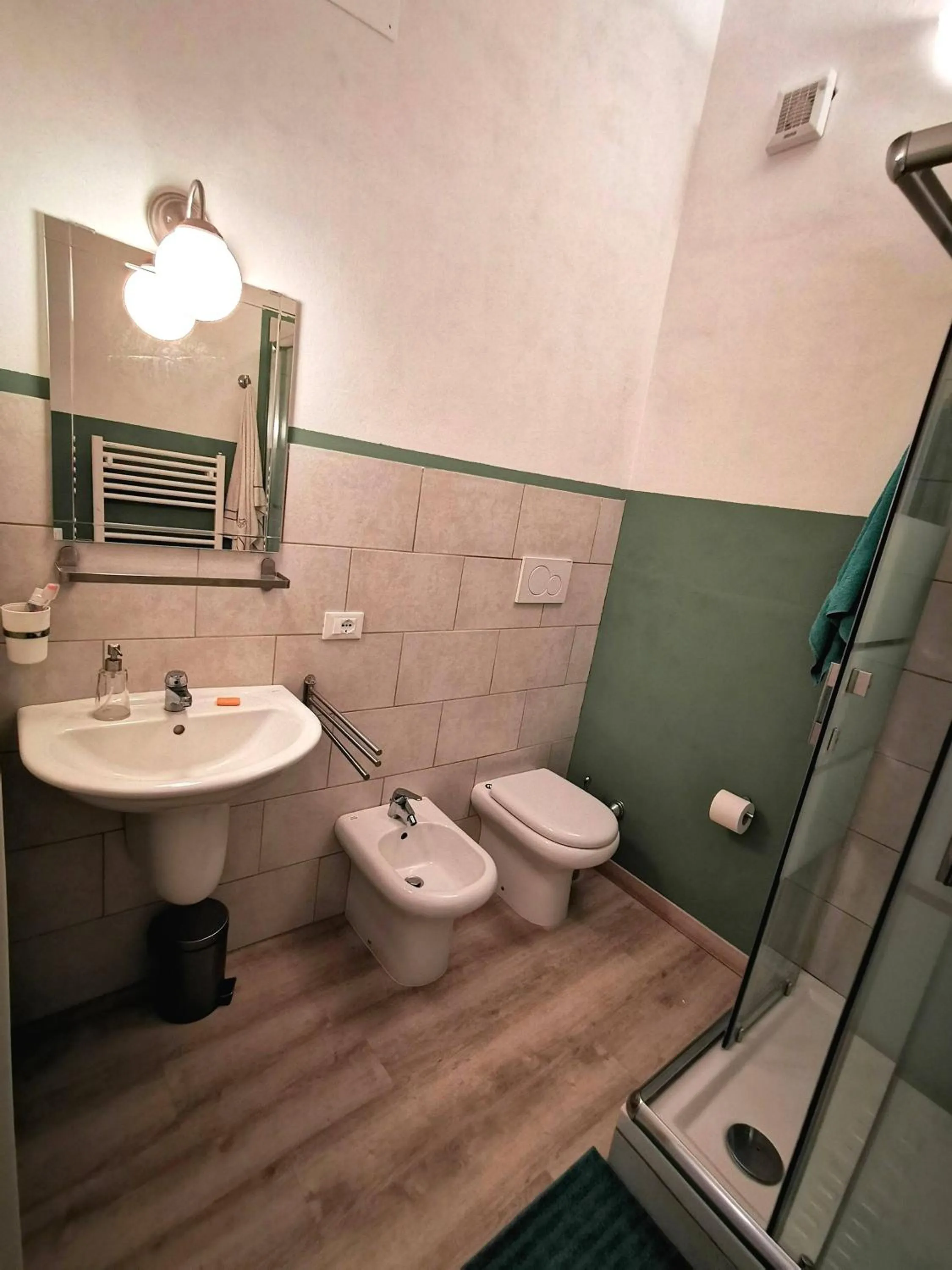 Shower in Corte Buenavista