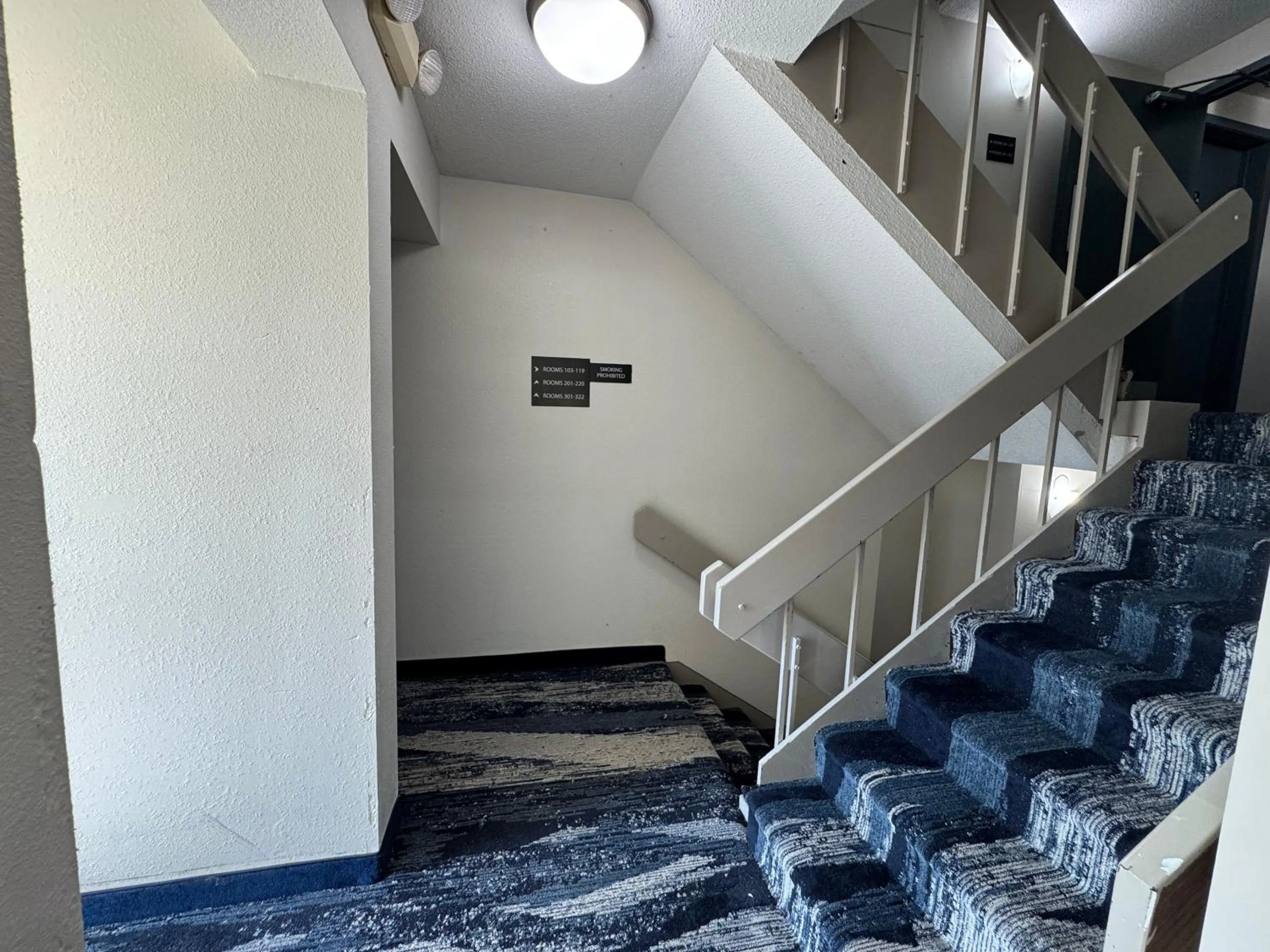 Super 8 by Wyndham Mankato