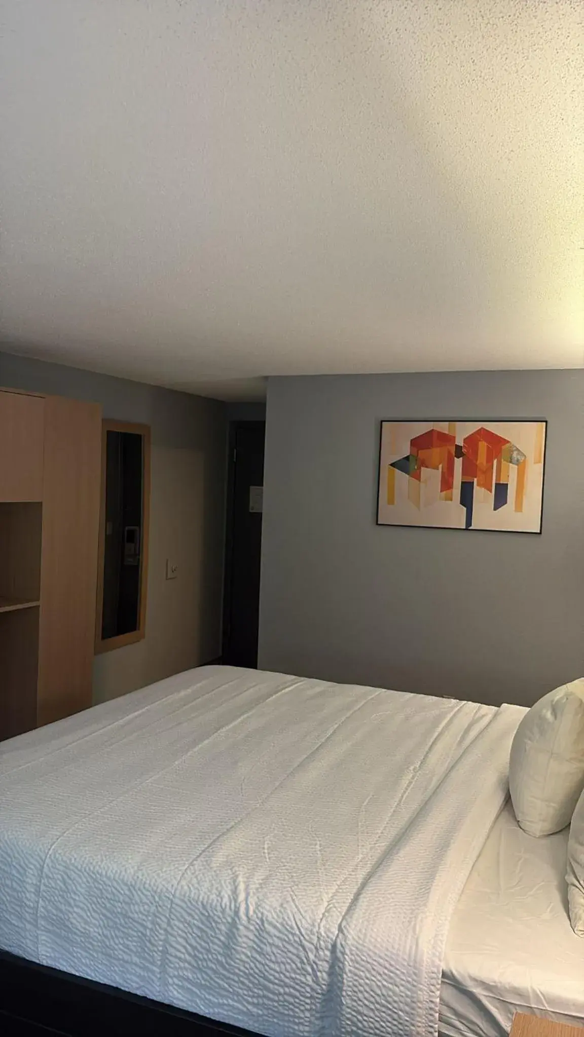 Bed in Super 8 by Wyndham Mankato Bed in Super 8 by Wyndham Mankato