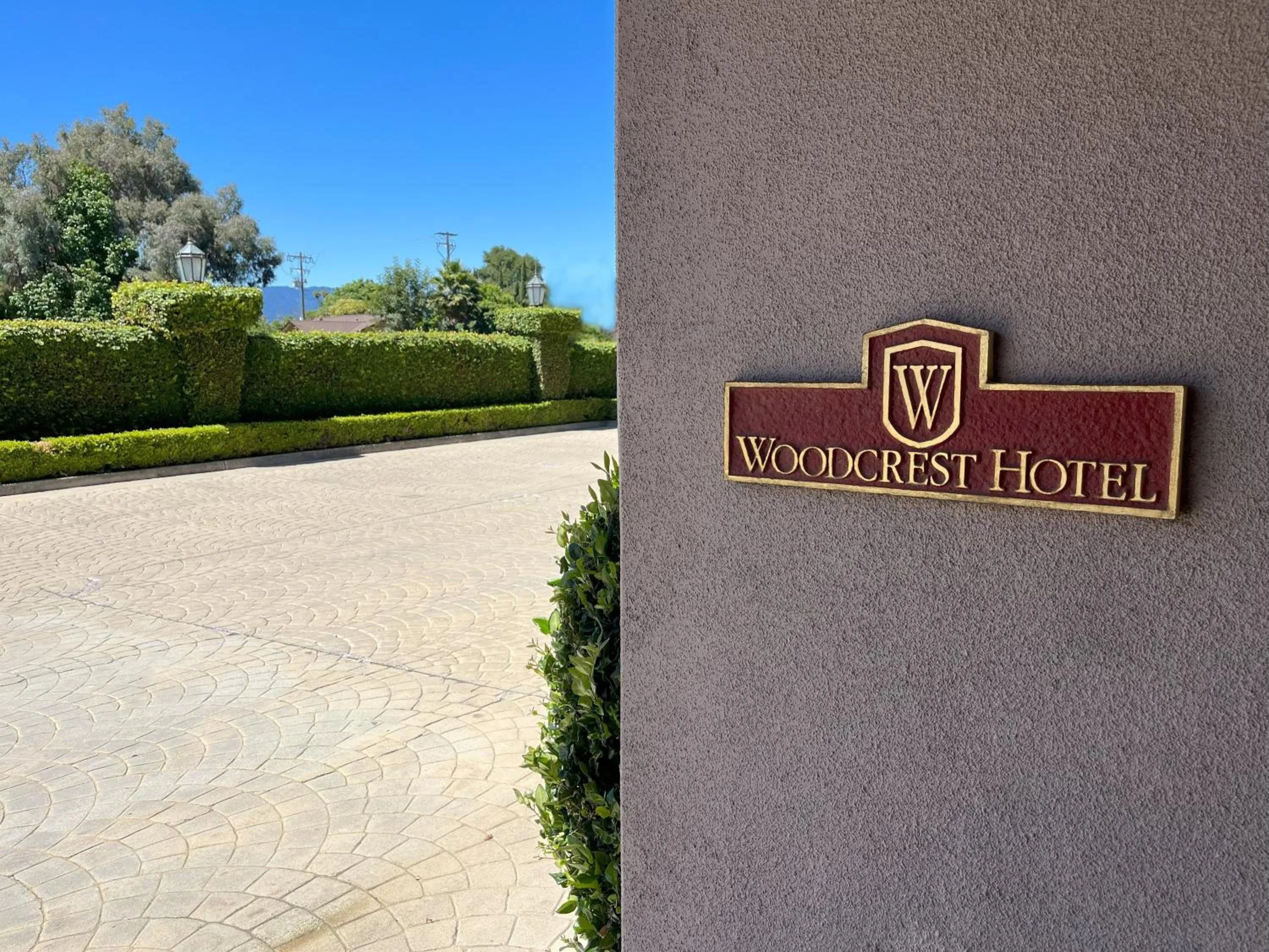 Parking in Woodcrest Hotel Cupertino
