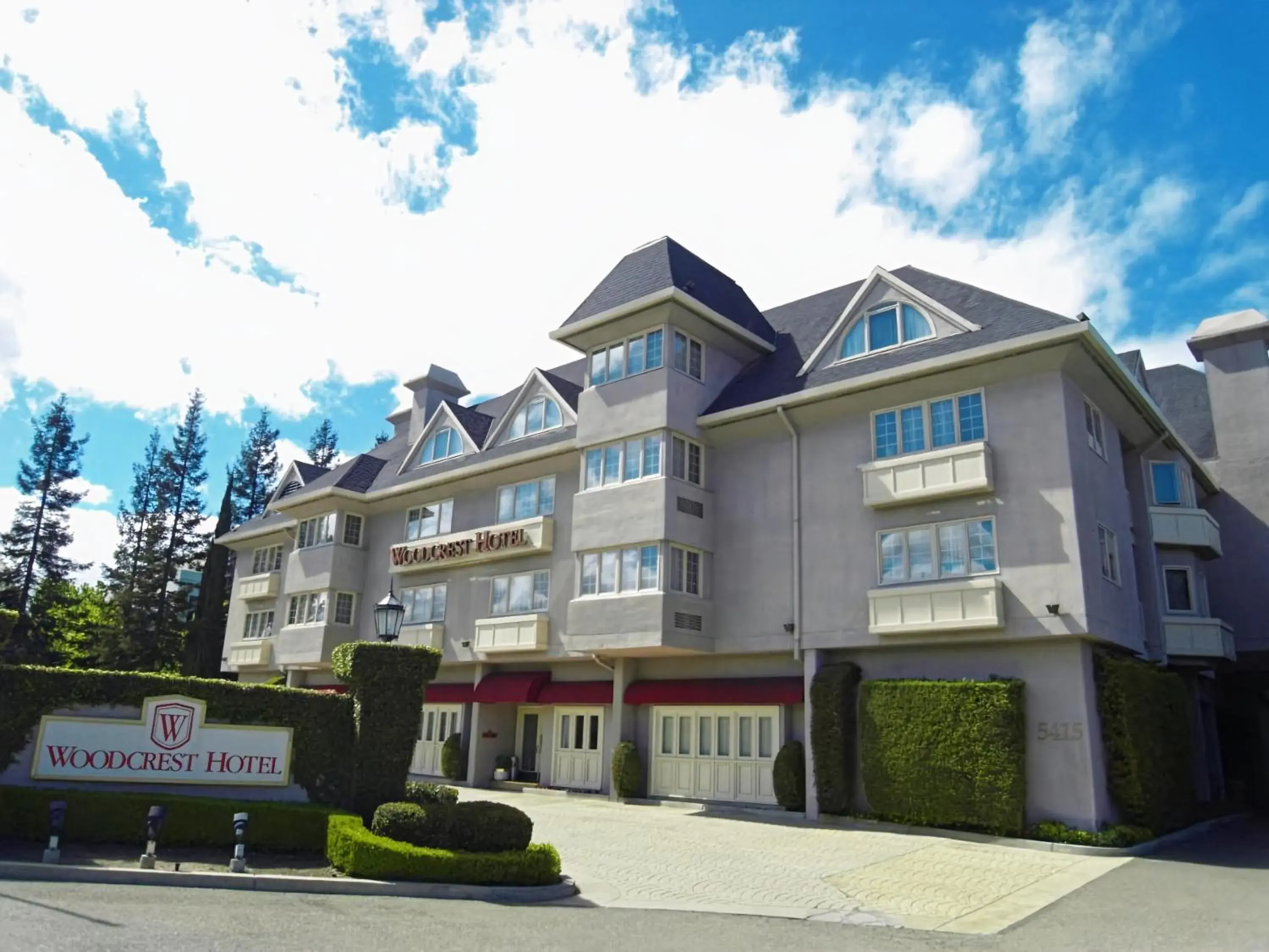 Facade/entrance in Woodcrest Hotel Cupertino Facade/entrance in Woodcrest Hotel Cupertino