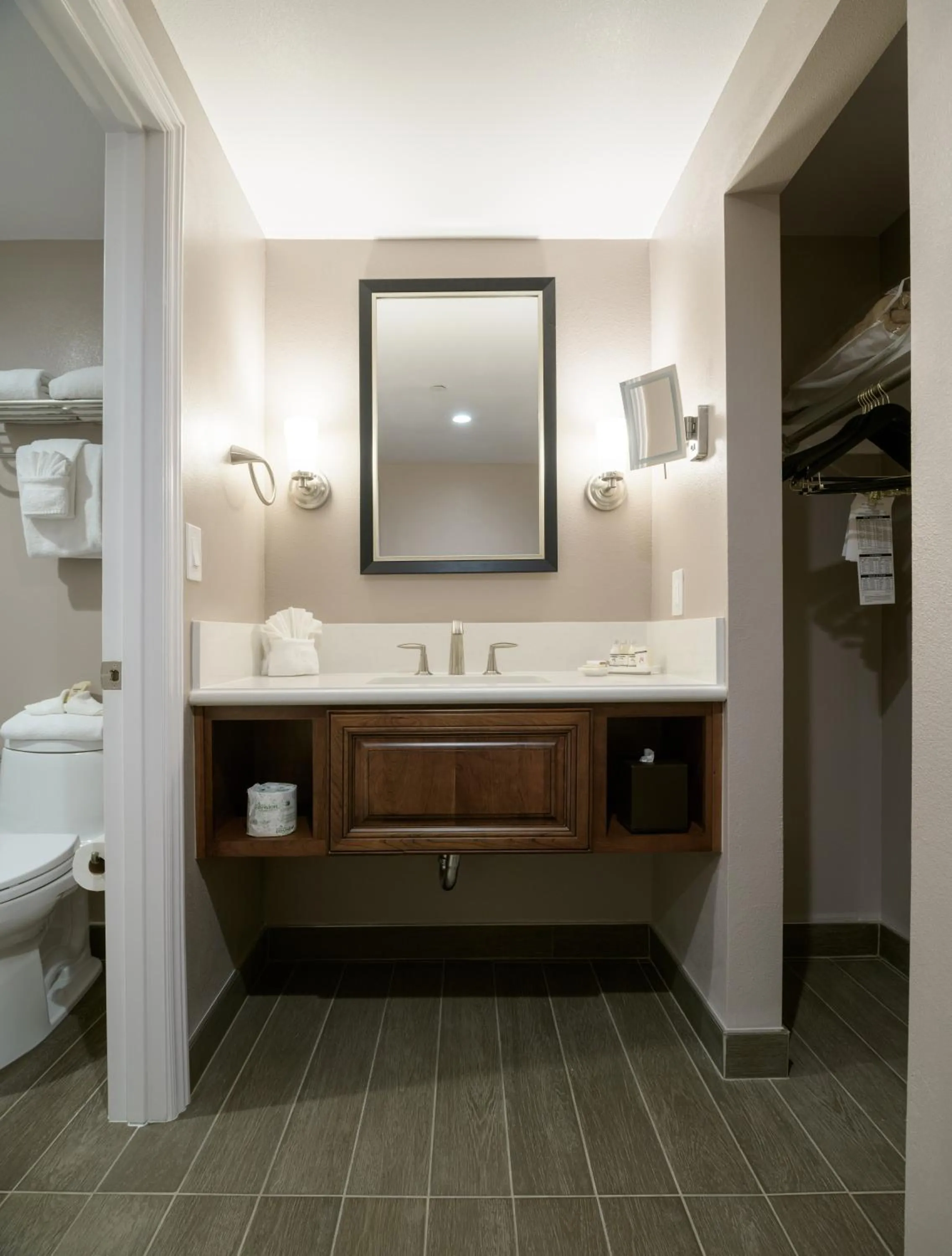 Bathroom in Woodcrest Hotel Cupertino